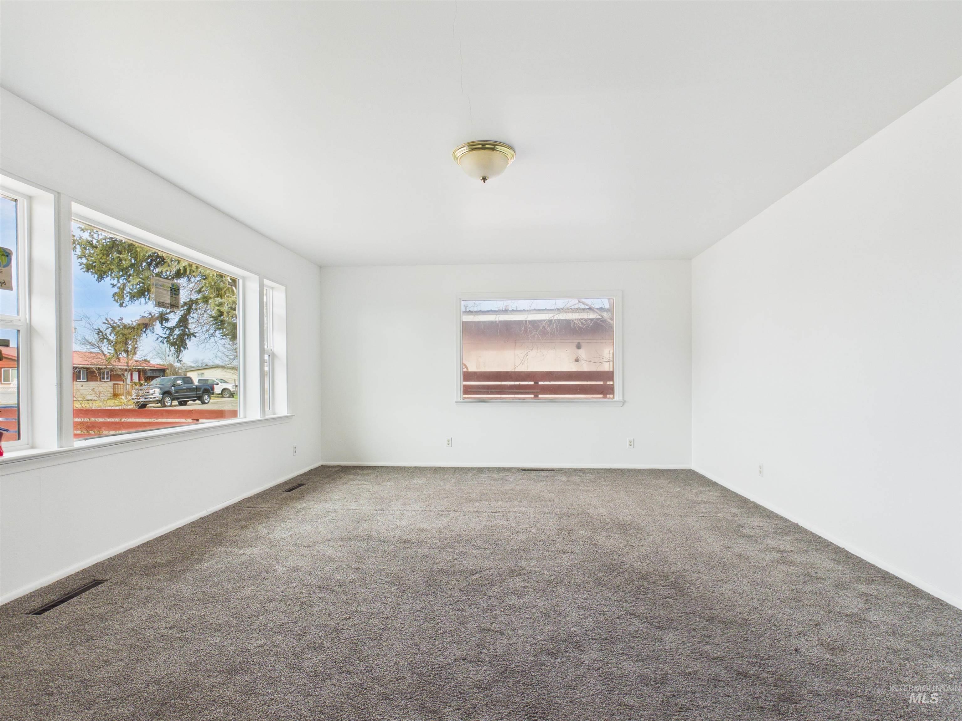 810 S D St.