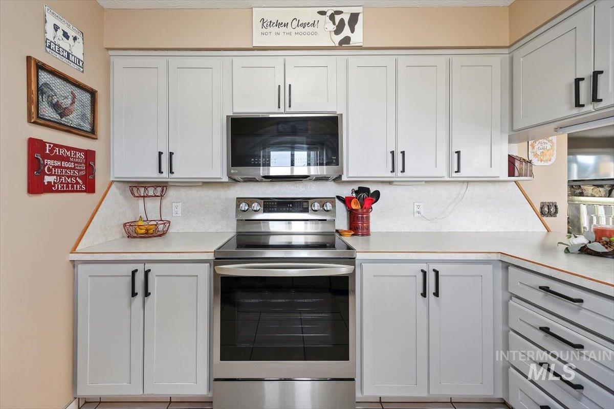 411 Mountain View Lane