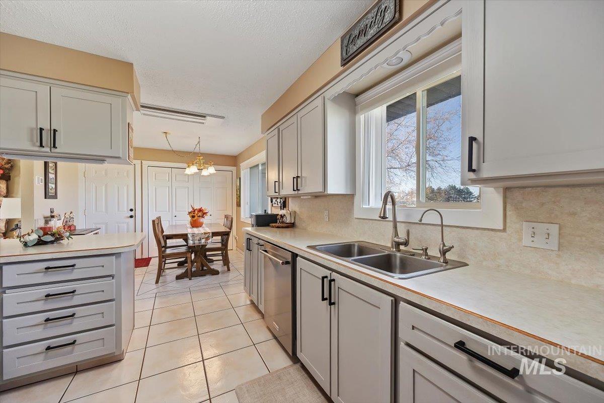 411 Mountain View Lane