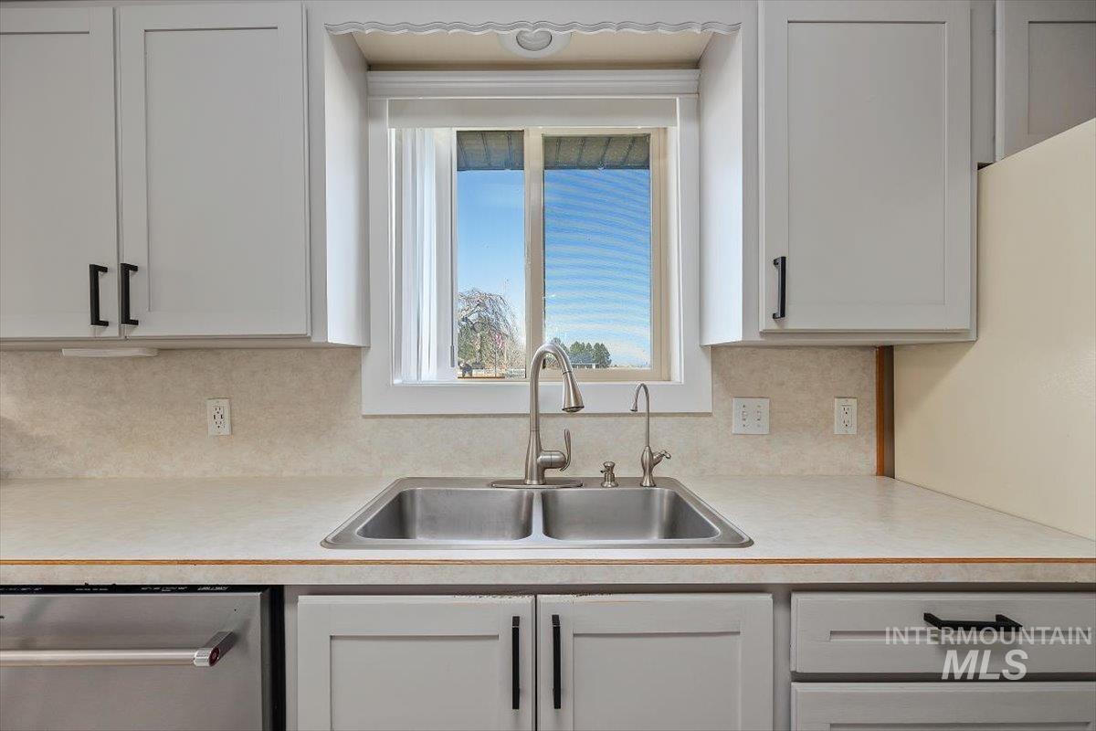 411 Mountain View Lane