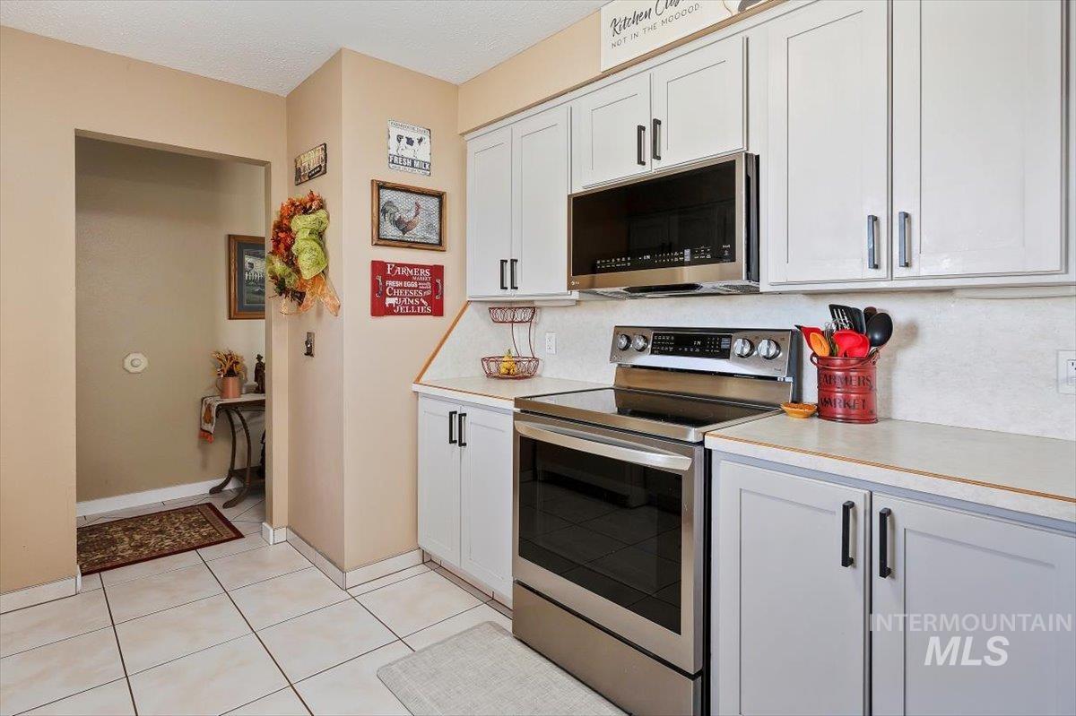 411 Mountain View Lane