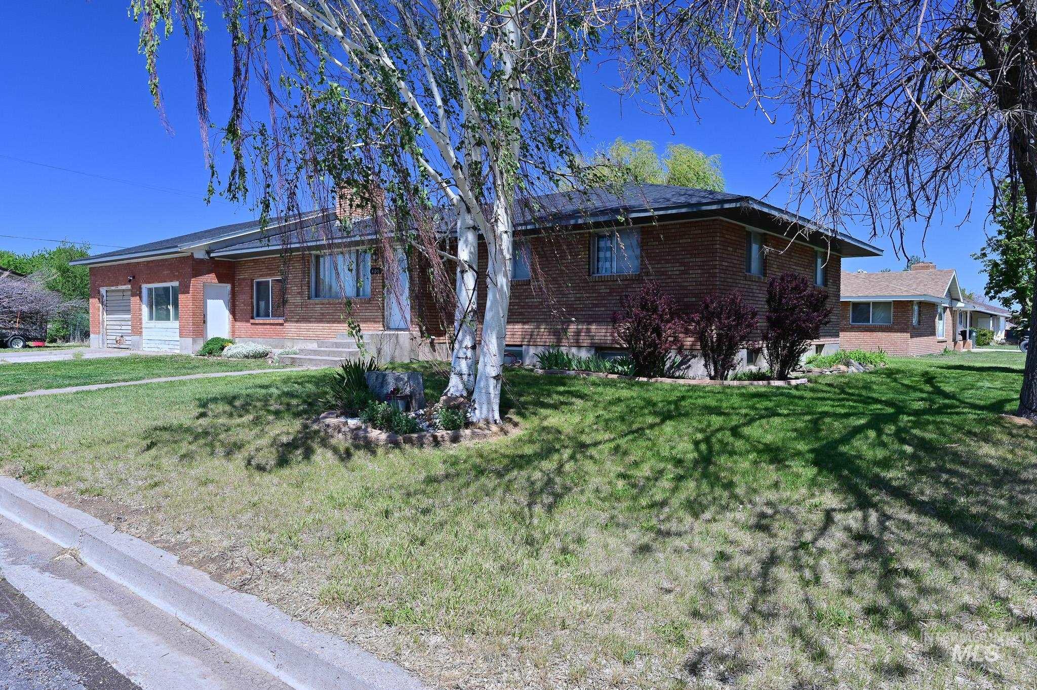 408 W Lincoln