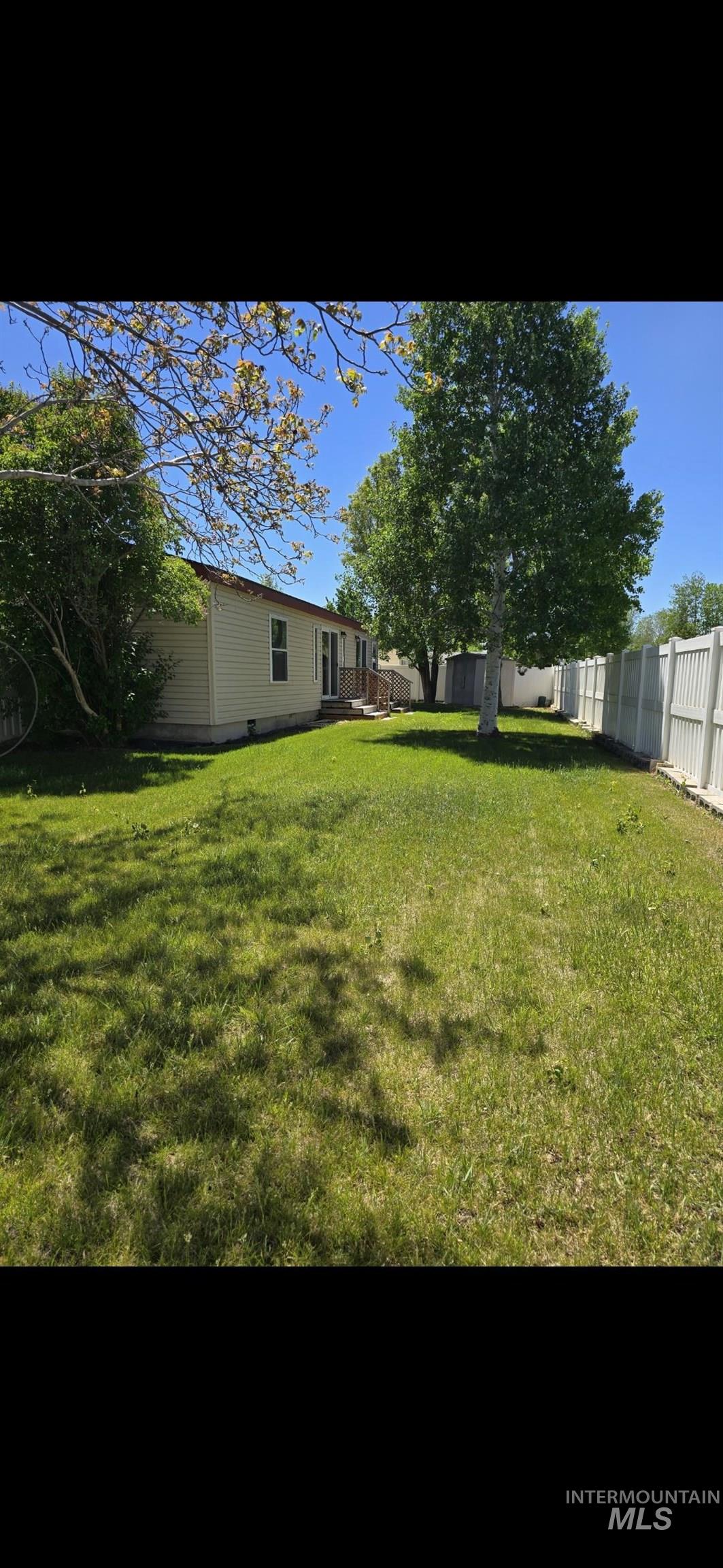 2011 Palace Place