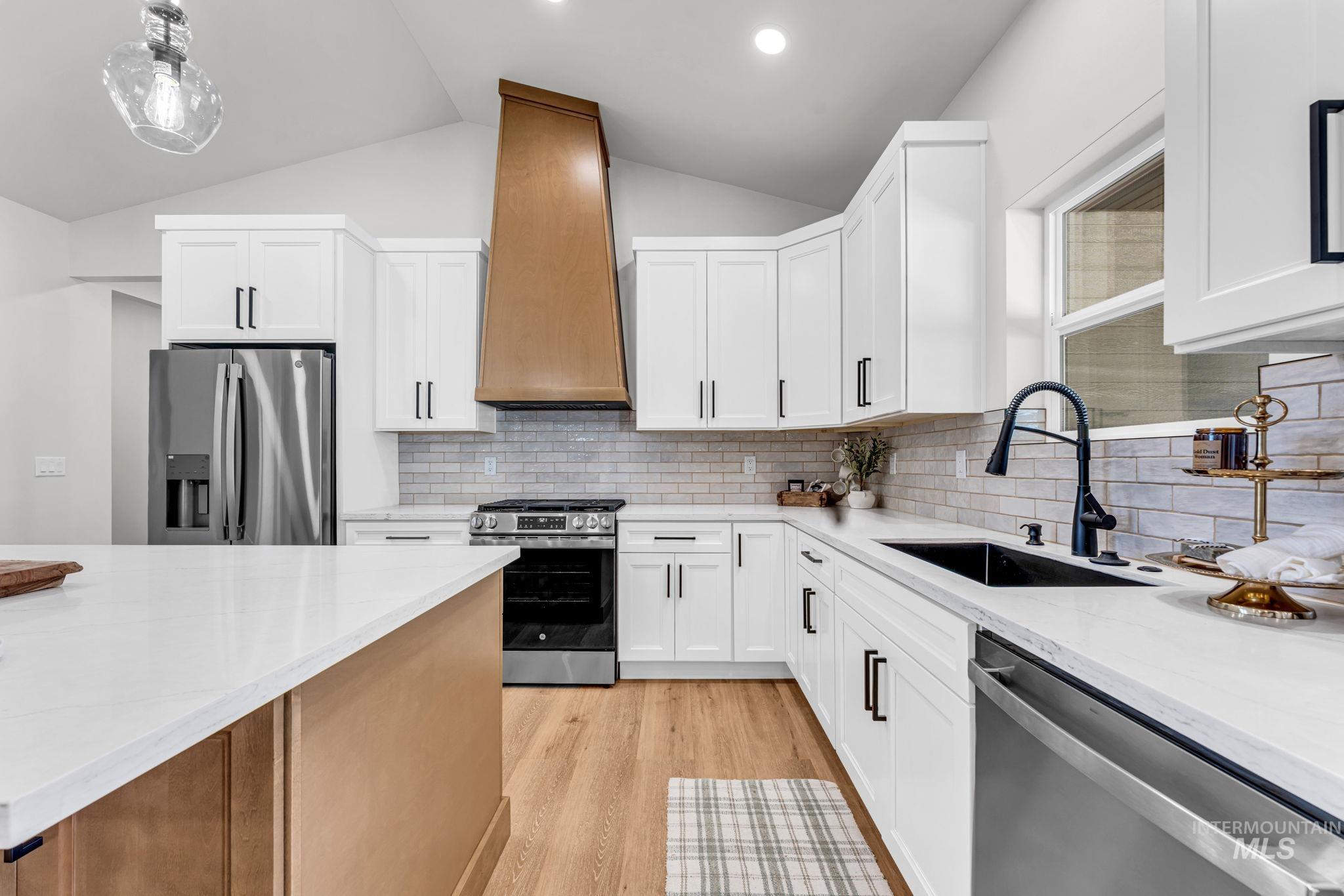 1218 Jade Drive