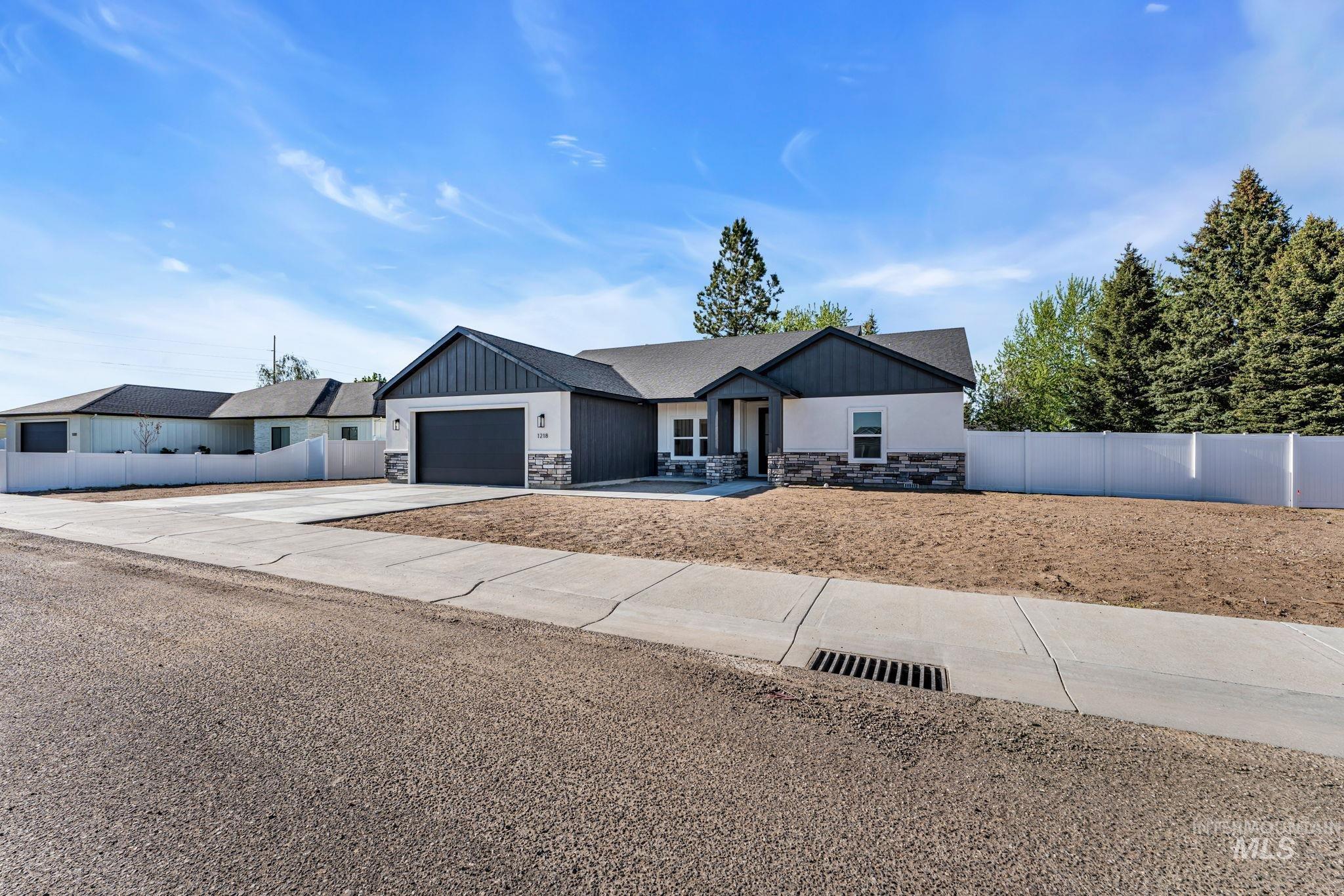 1218 Jade Drive
