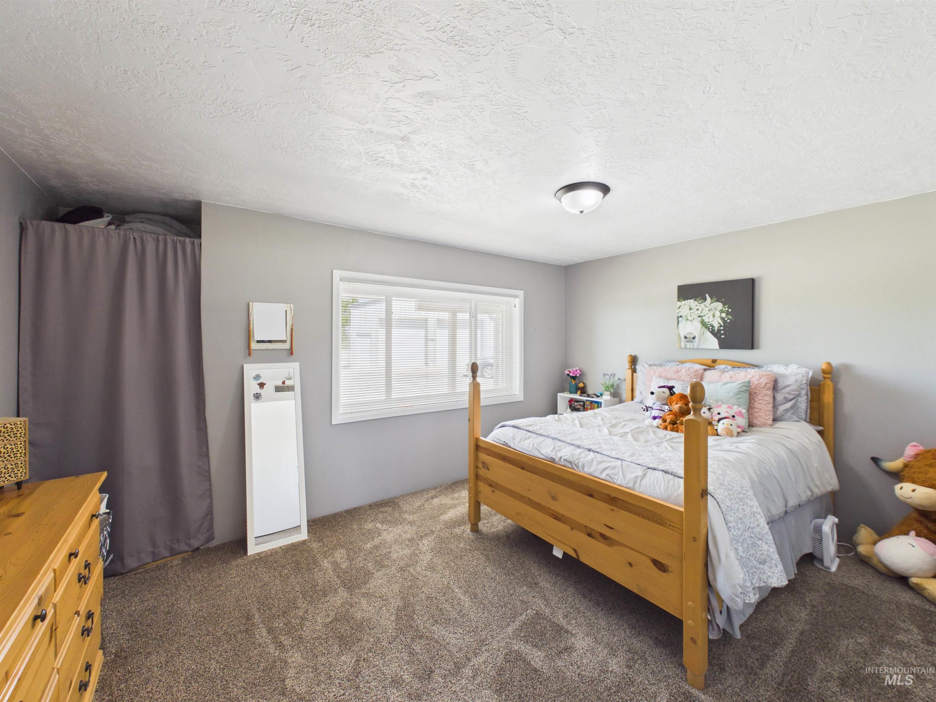 253 N 700 West