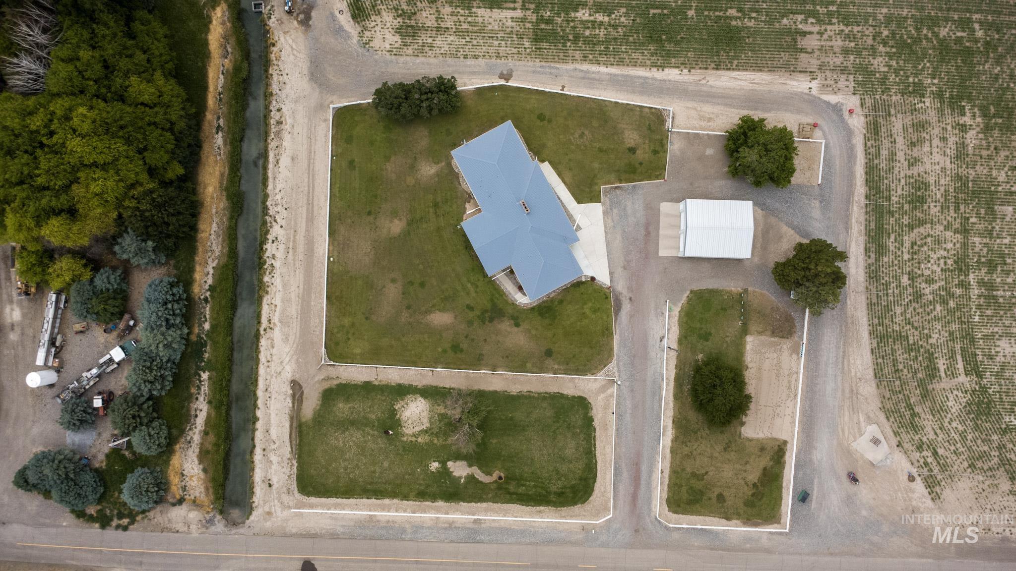 253 N 700 West