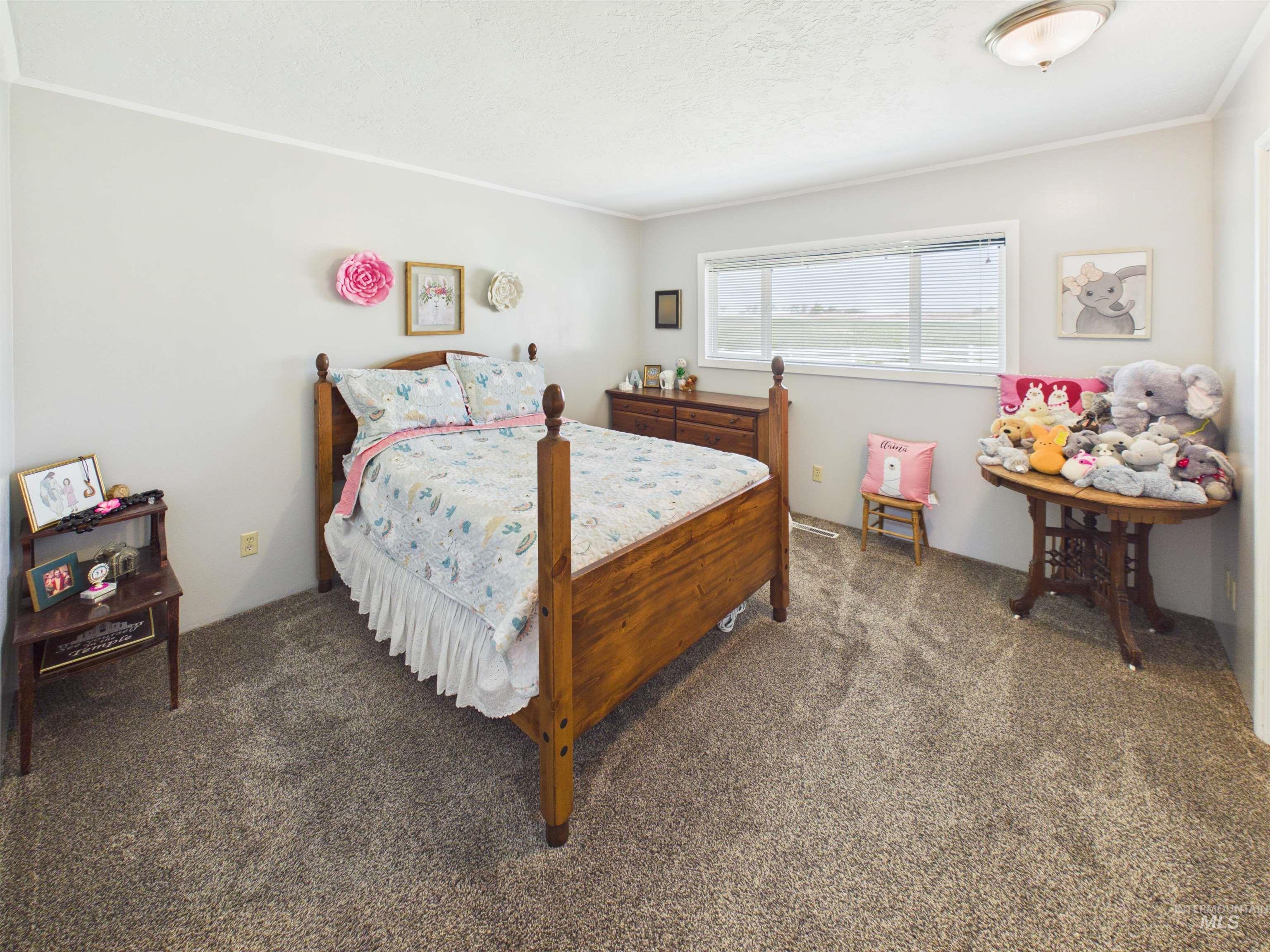 253 N 700 West
