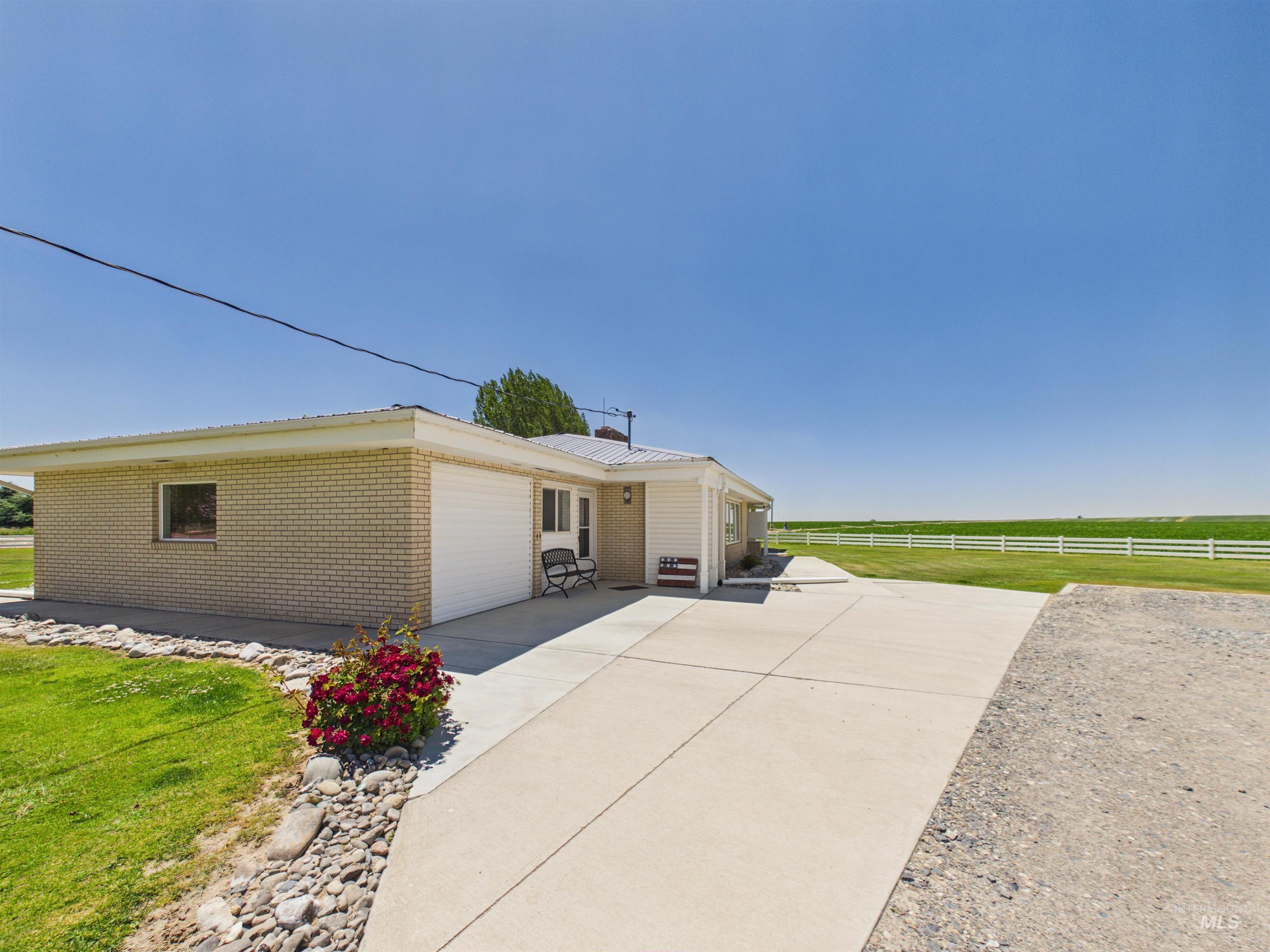 253 N 700 West