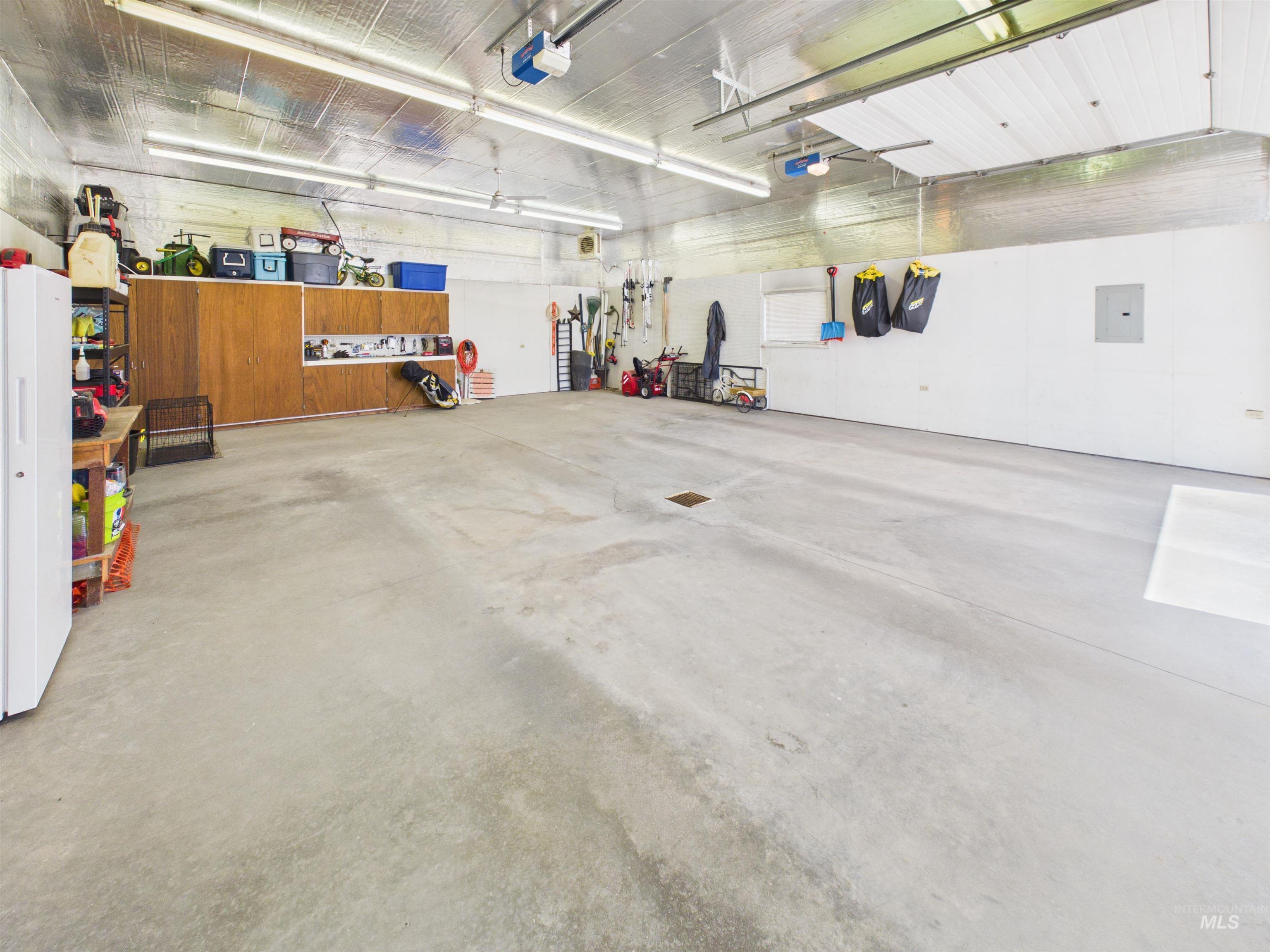 253 N 700 West