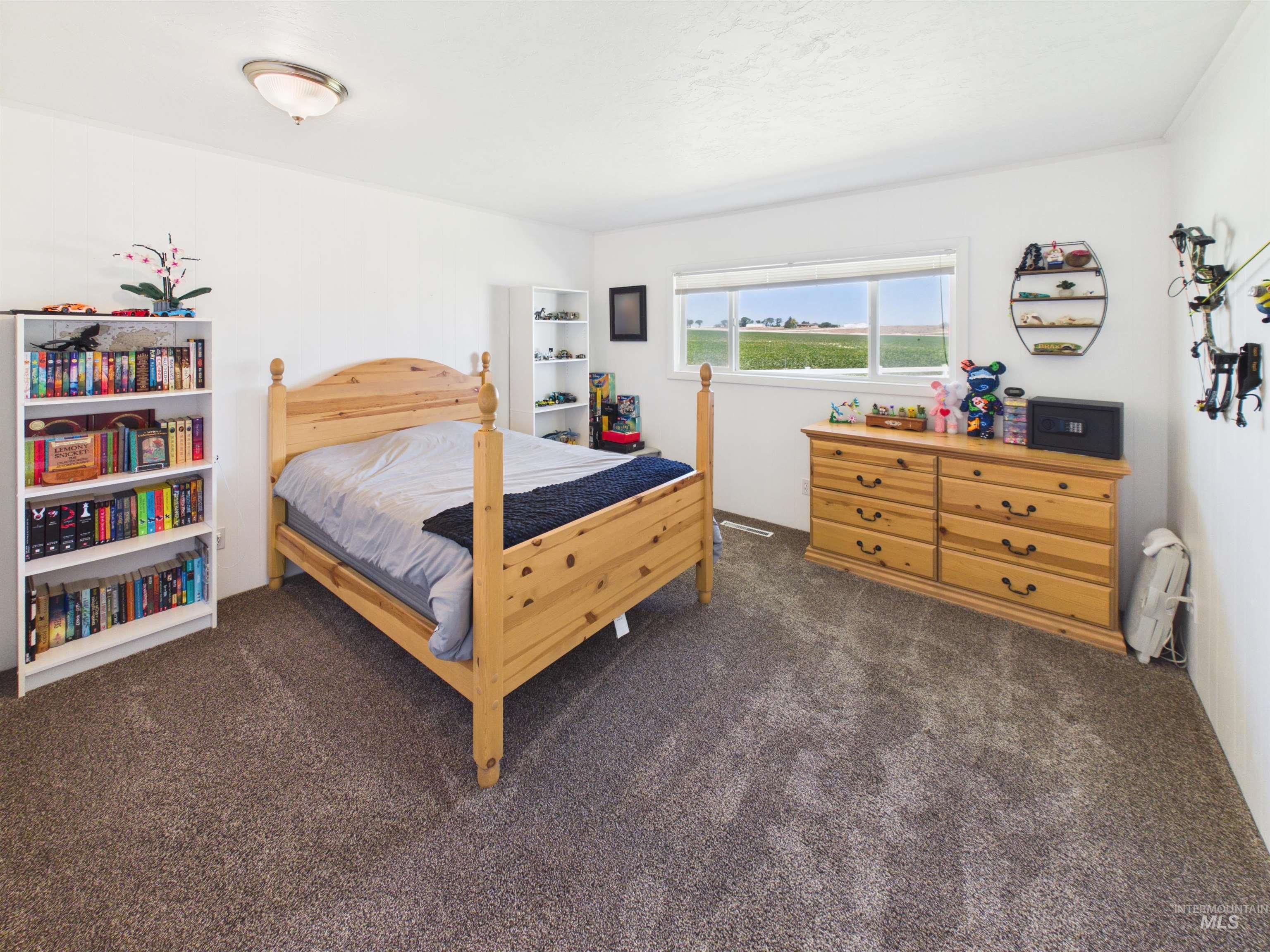 253 N 700 West