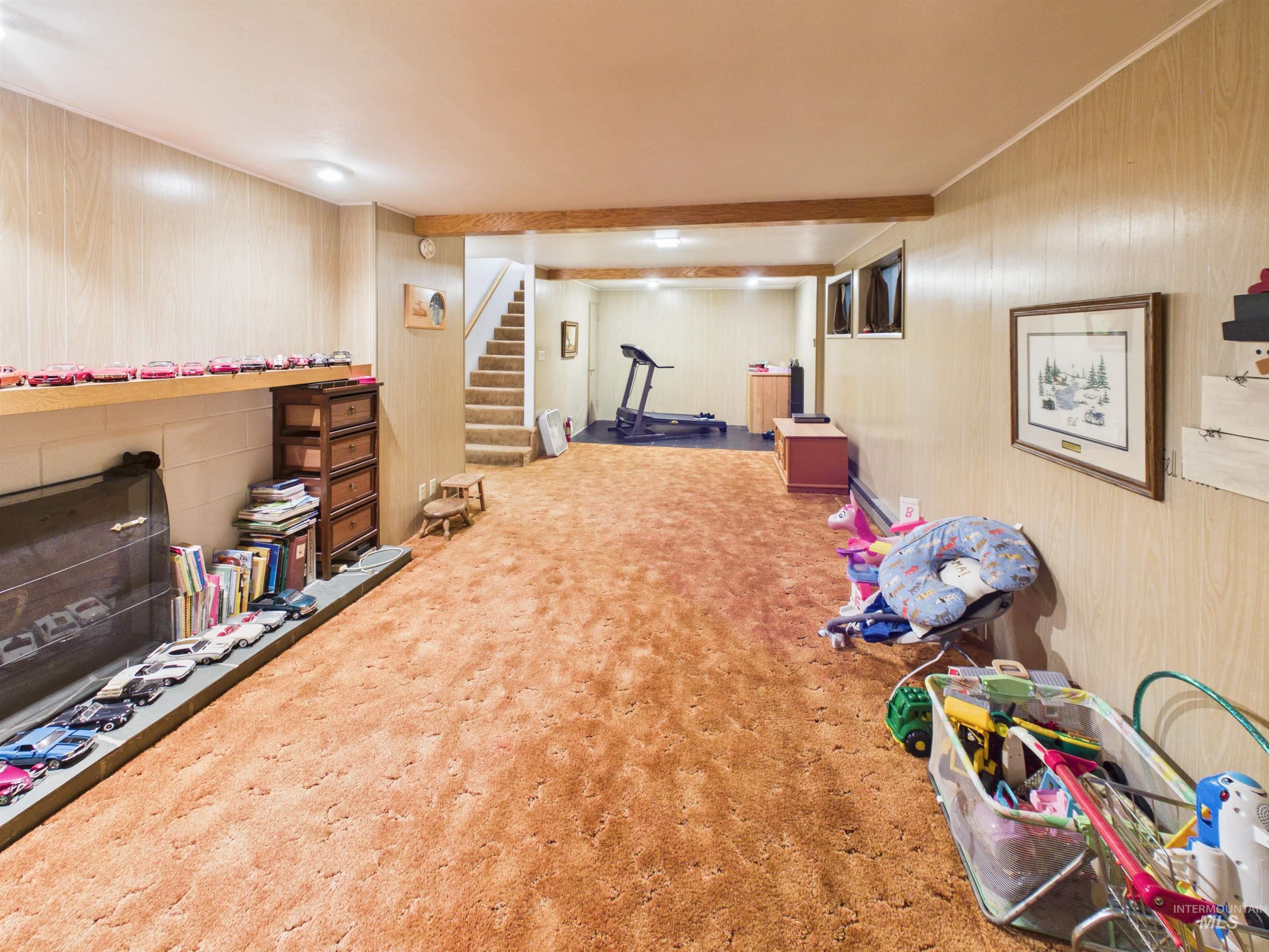 253 N 700 West