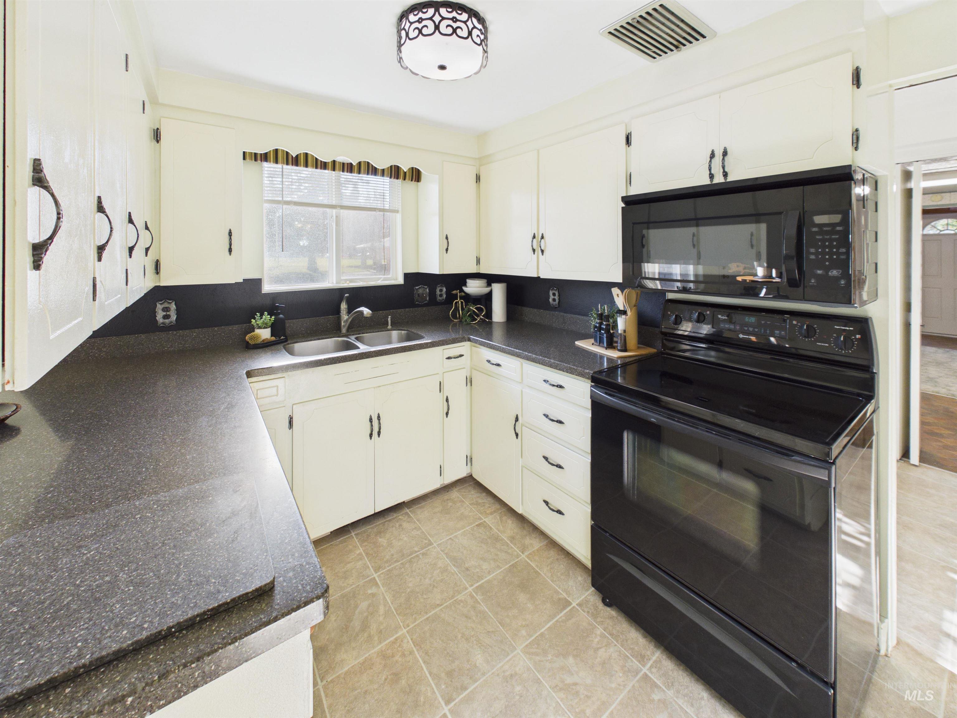 334 S 4th Street
