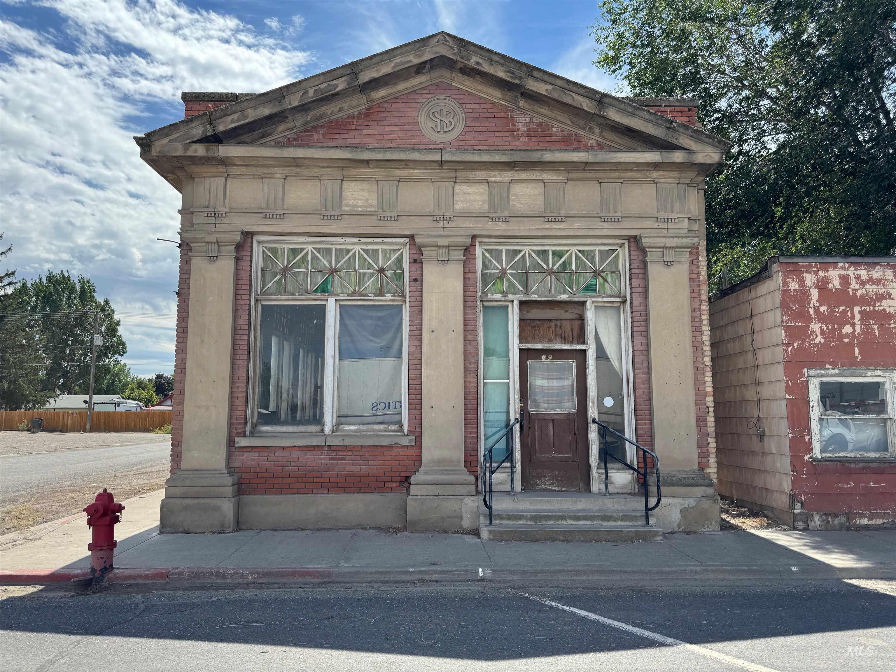 28 E Idaho Street