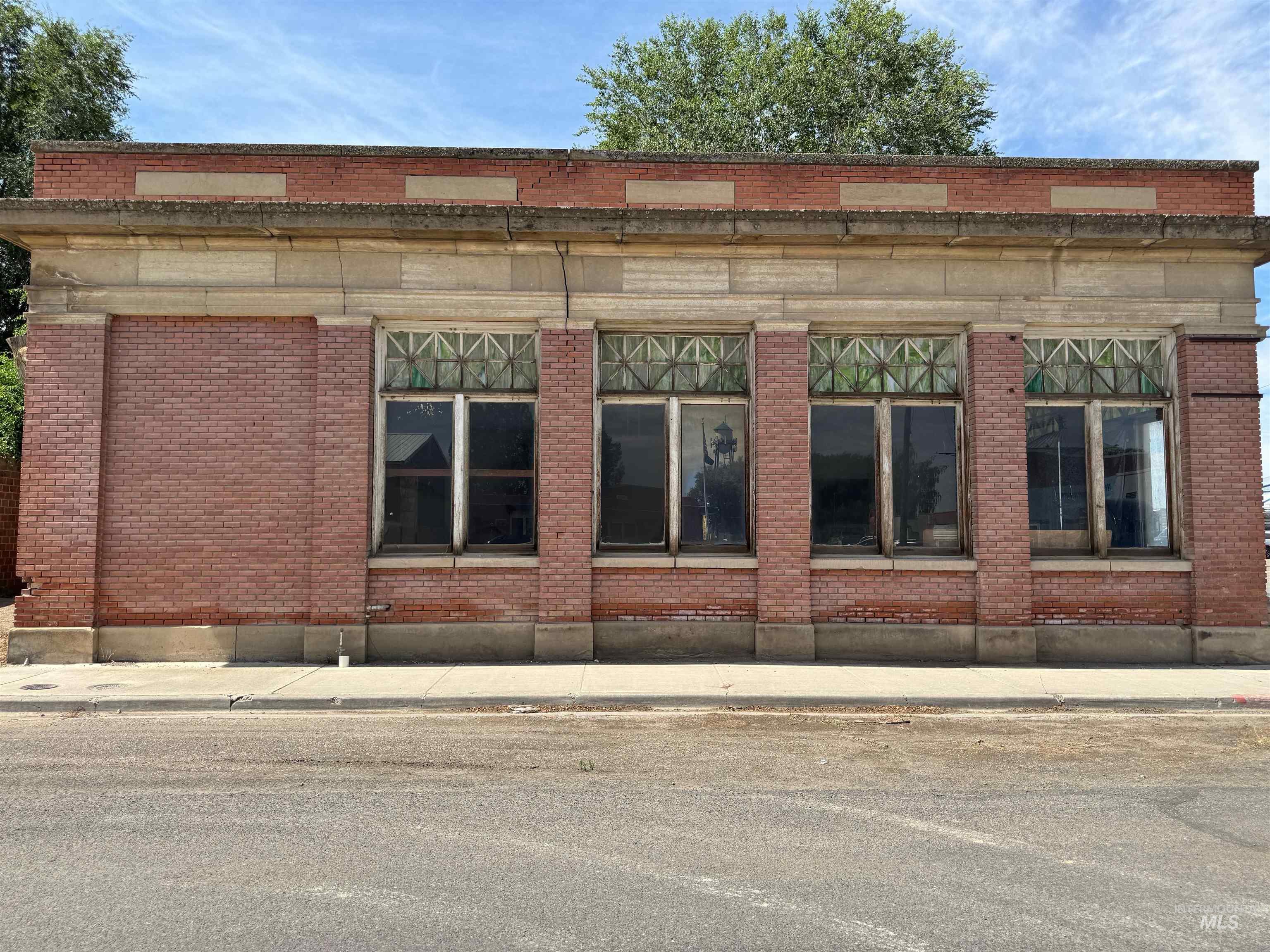 28 E Idaho Street