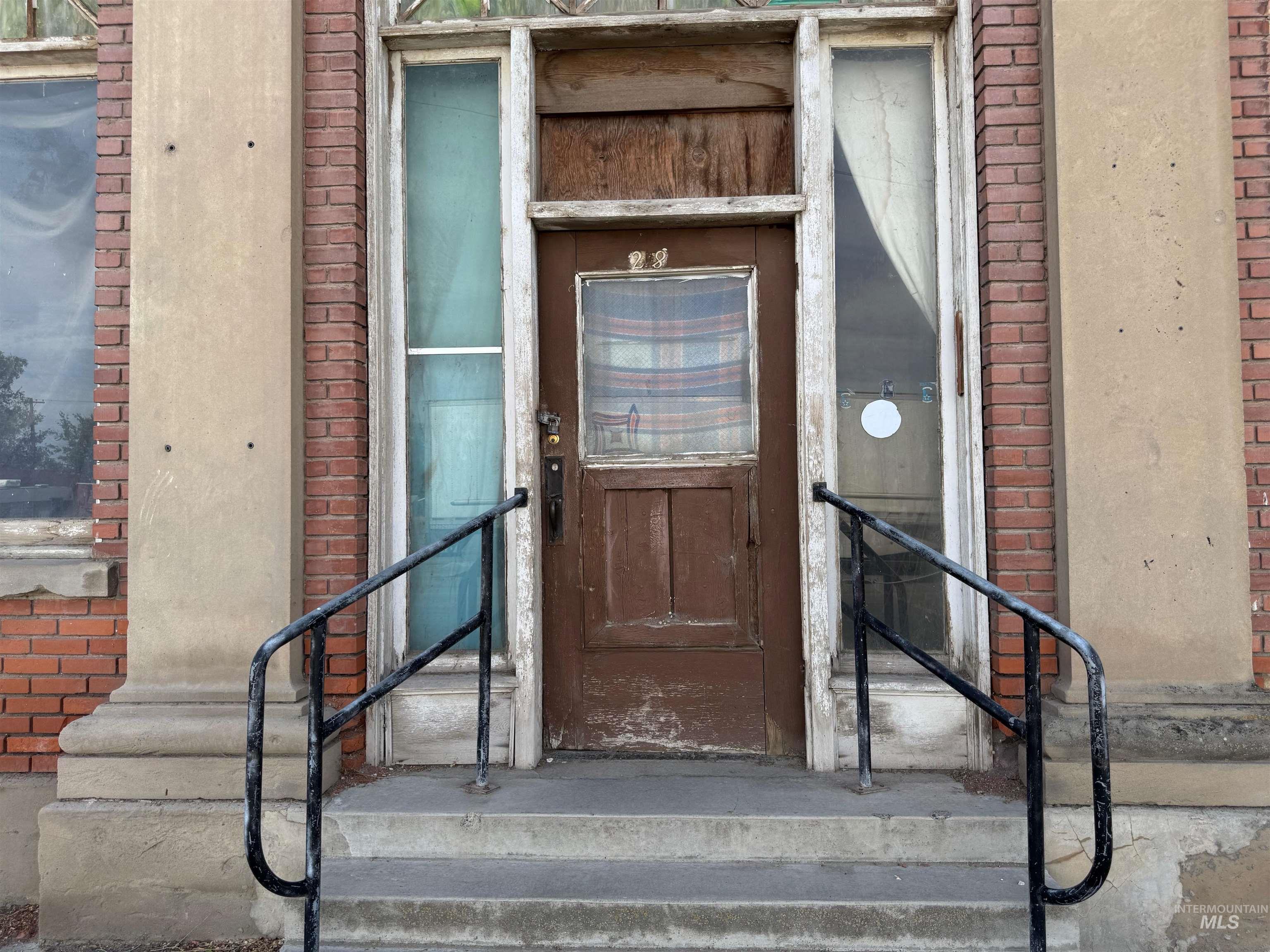 28 E Idaho Street
