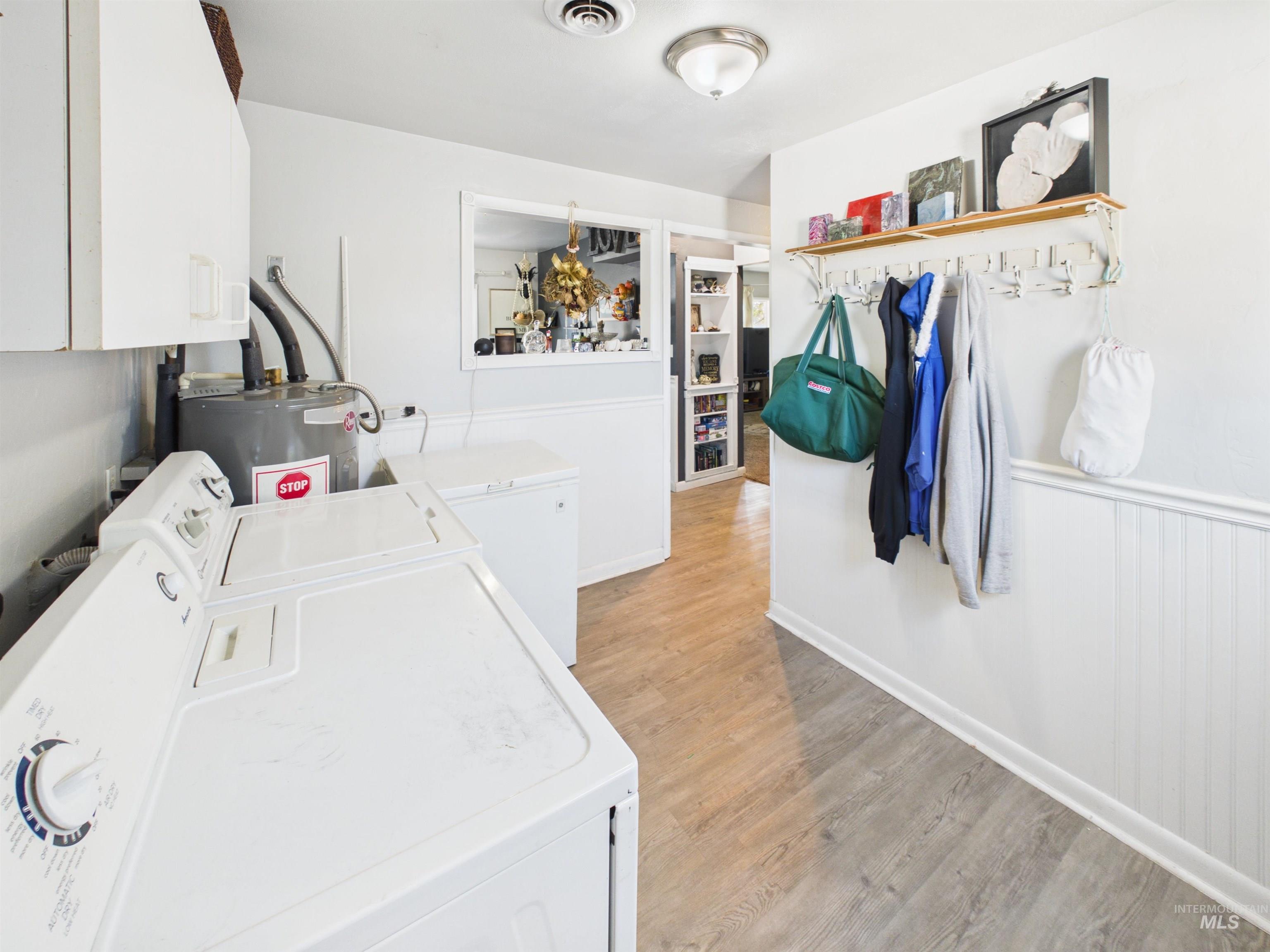 310 E Atherton
