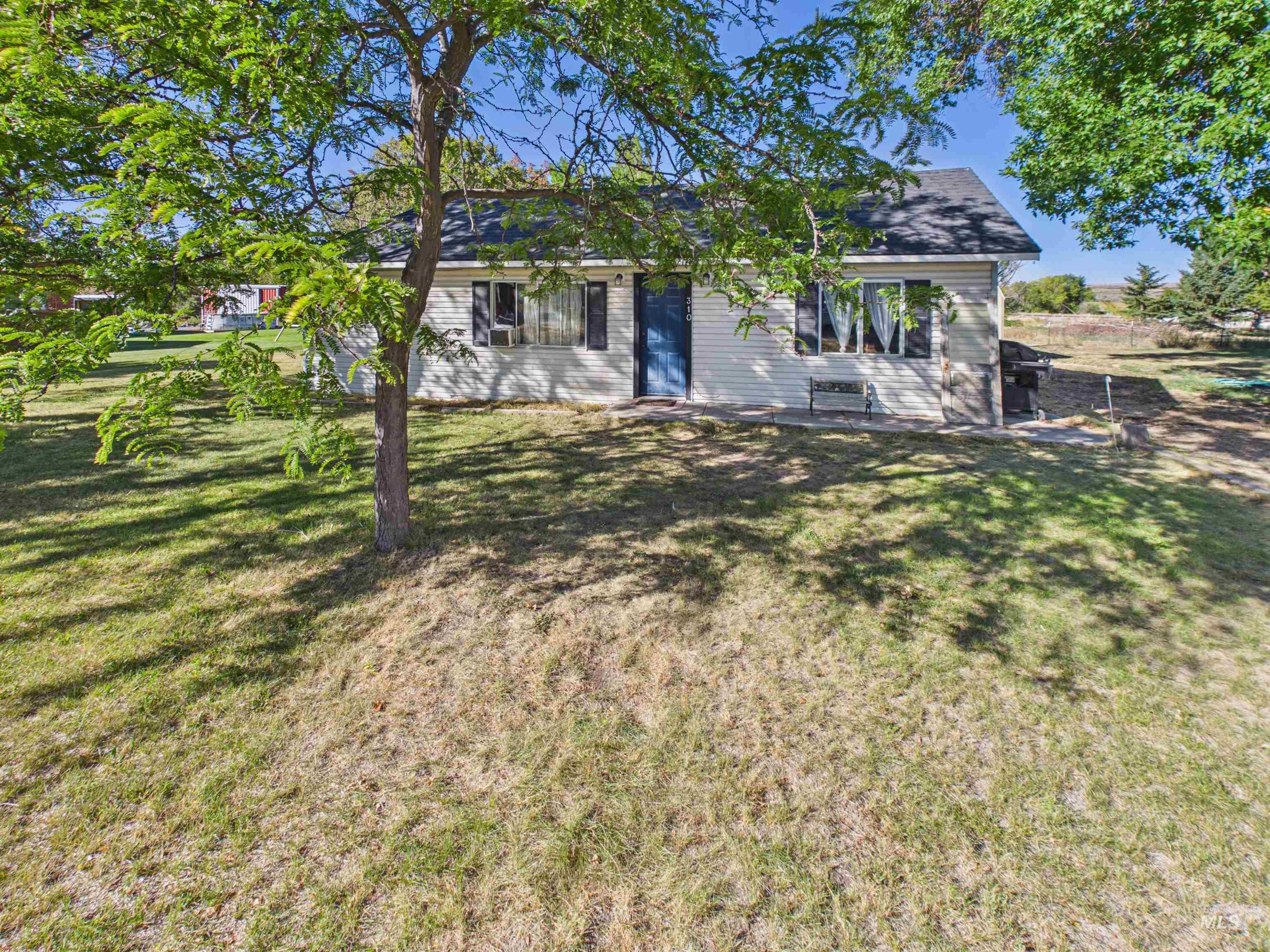310 E Atherton