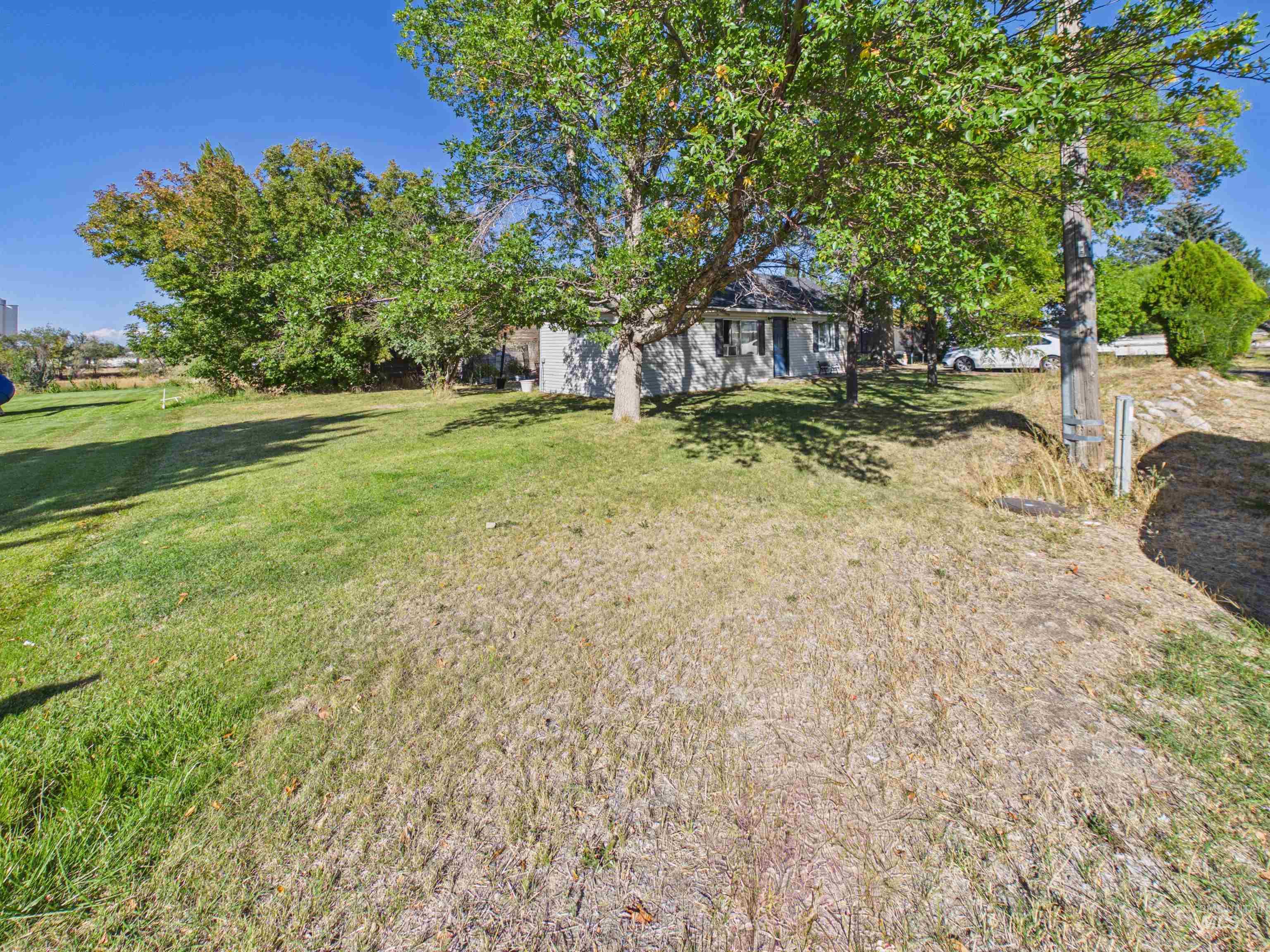 310 E Atherton