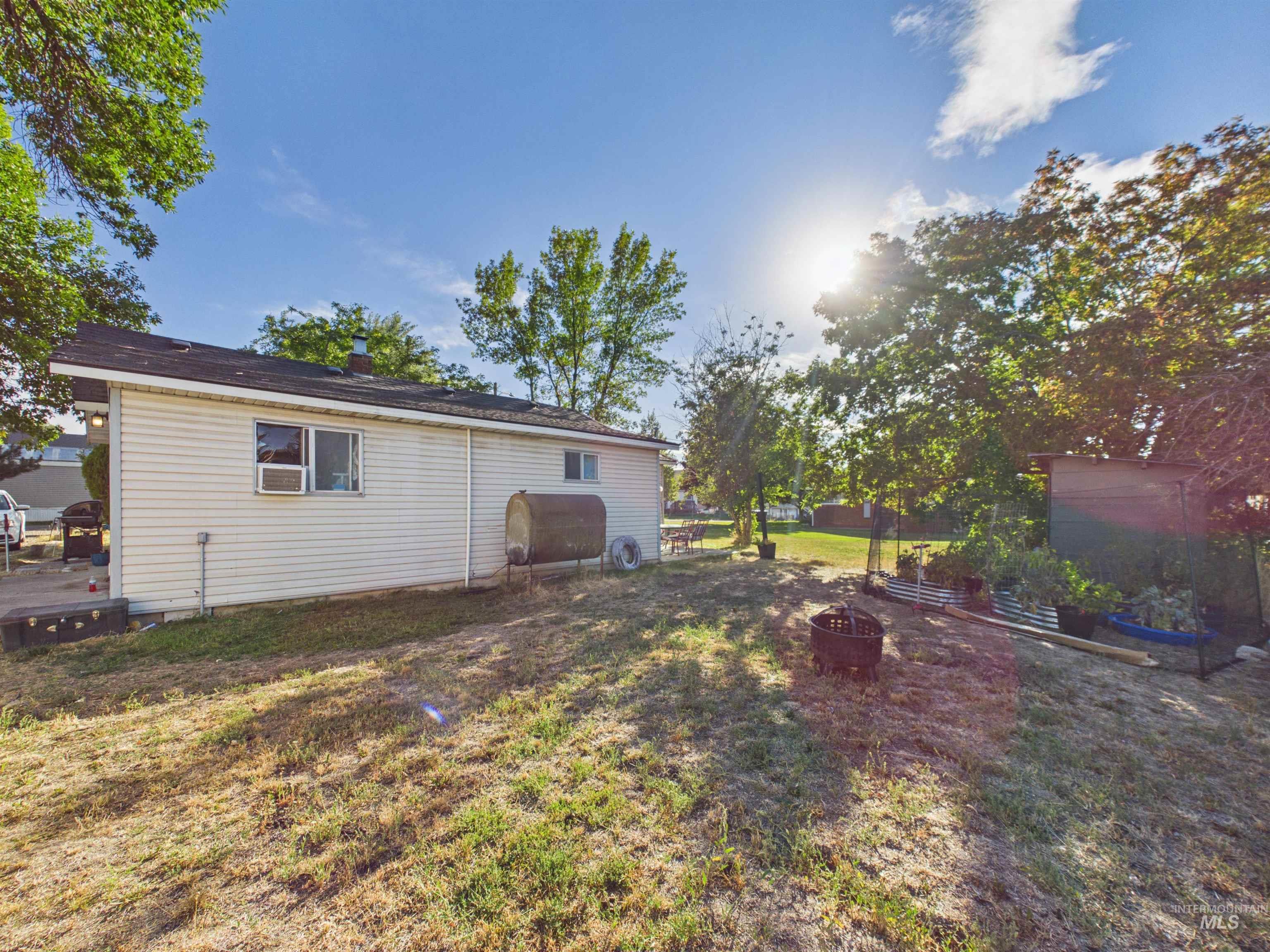 310 E Atherton