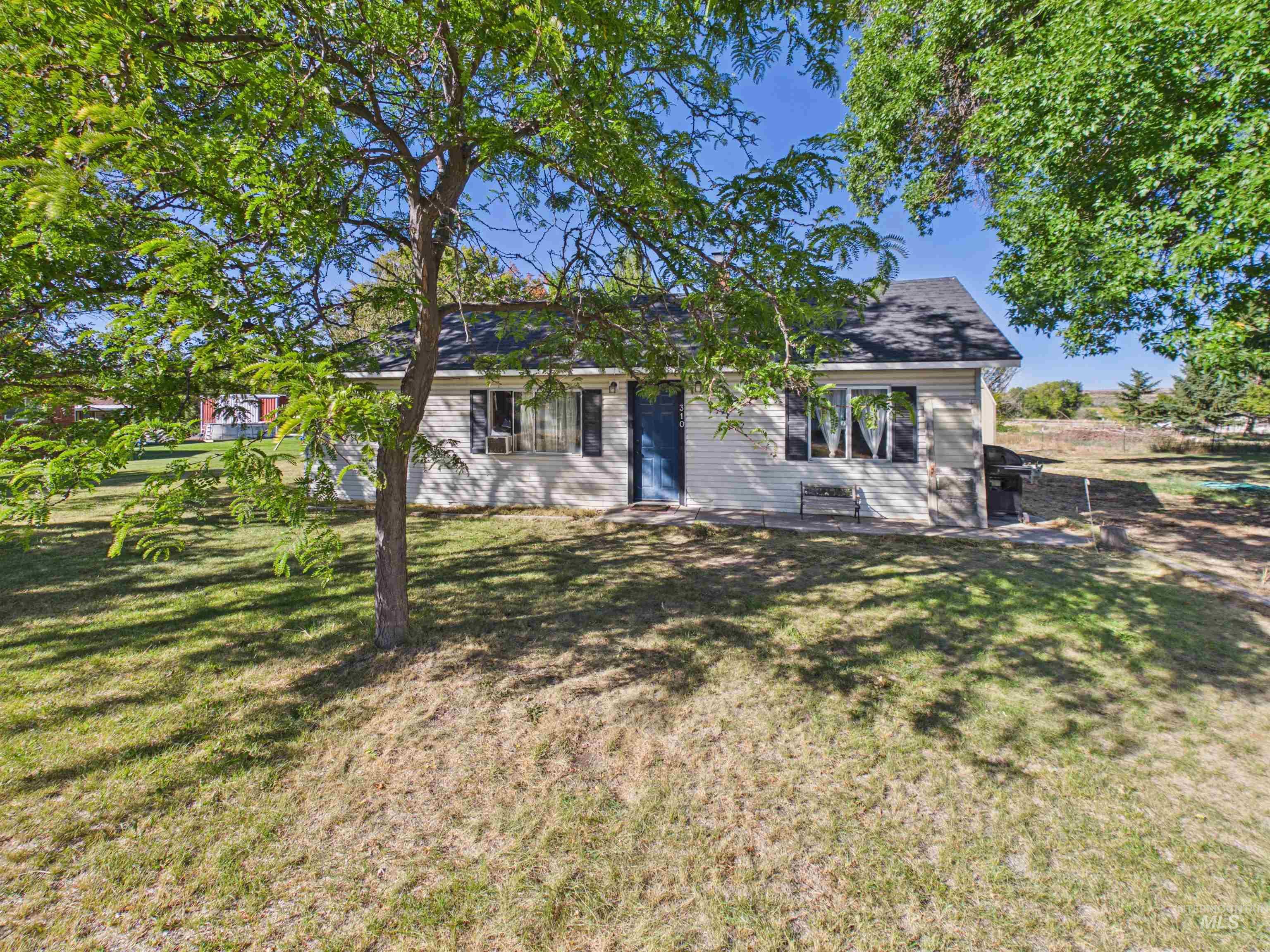 310 E Atherton
