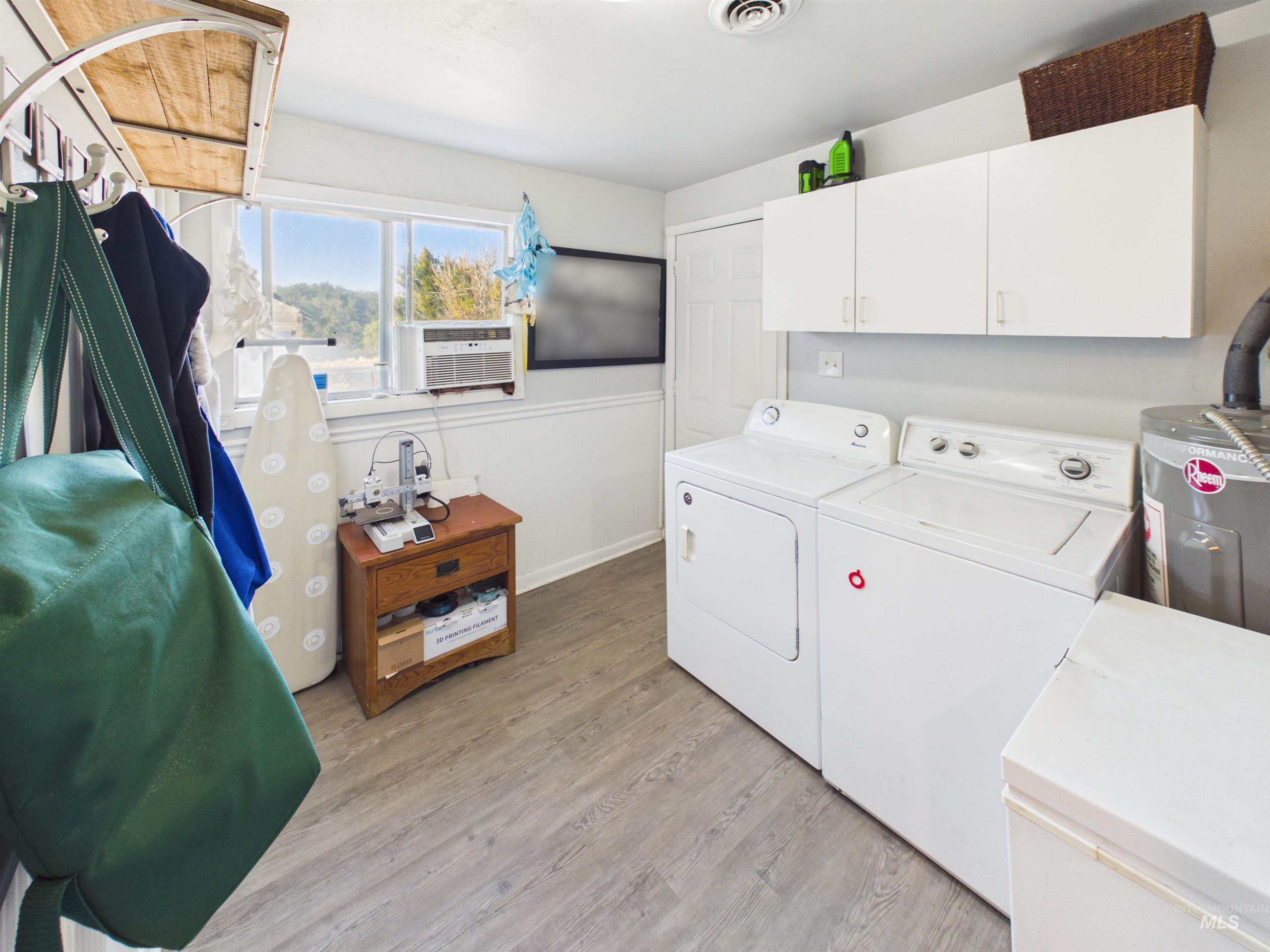310 E Atherton