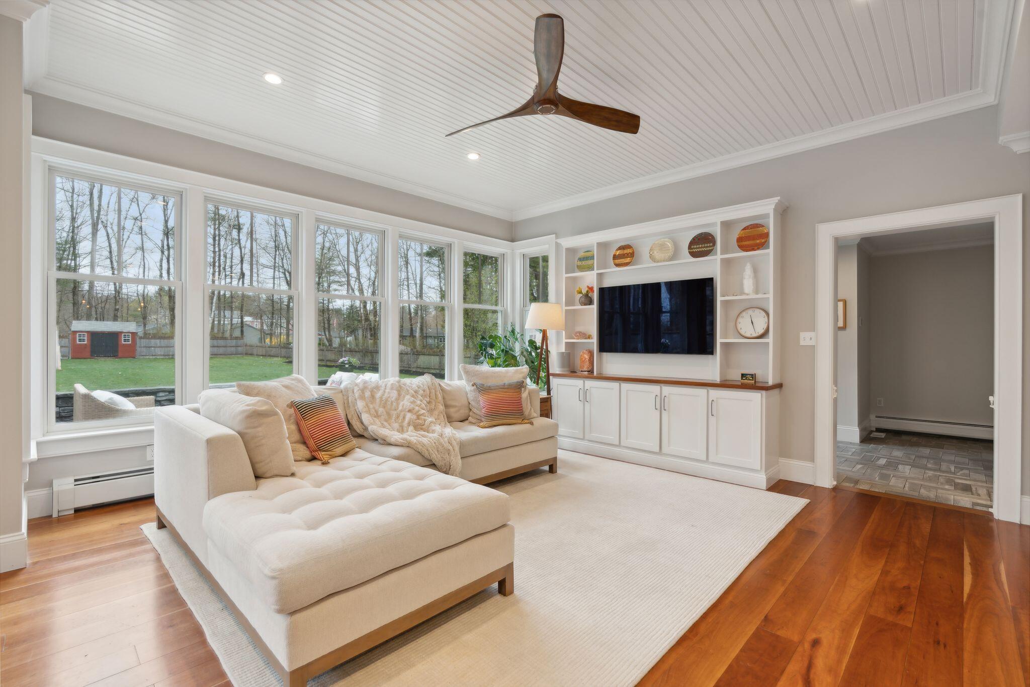 157 W Elm Street