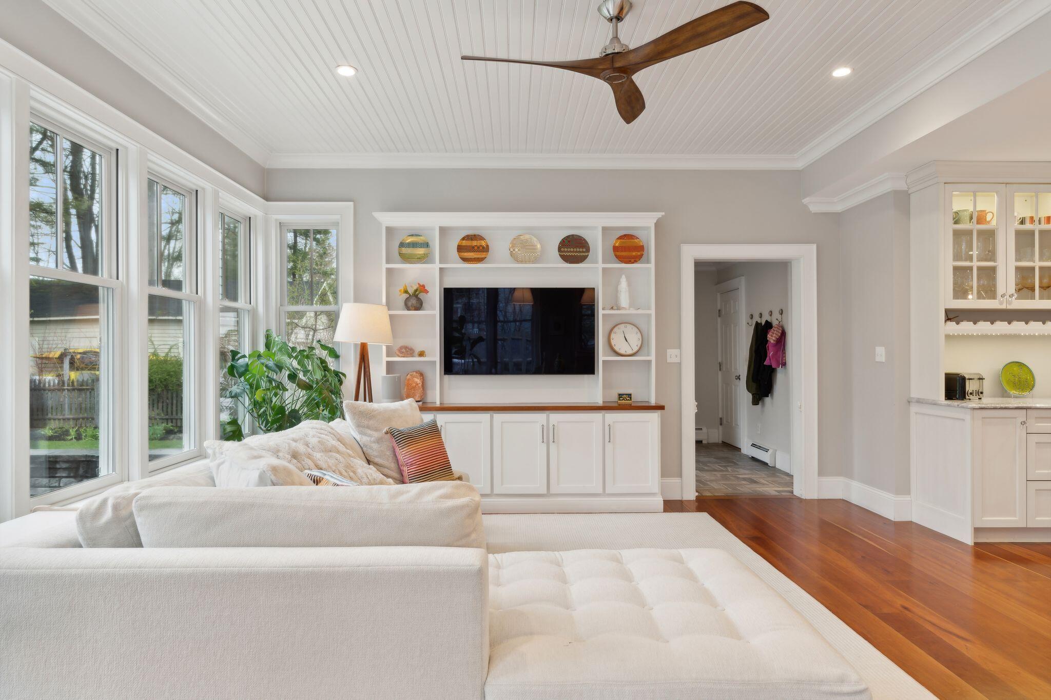 157 W Elm Street