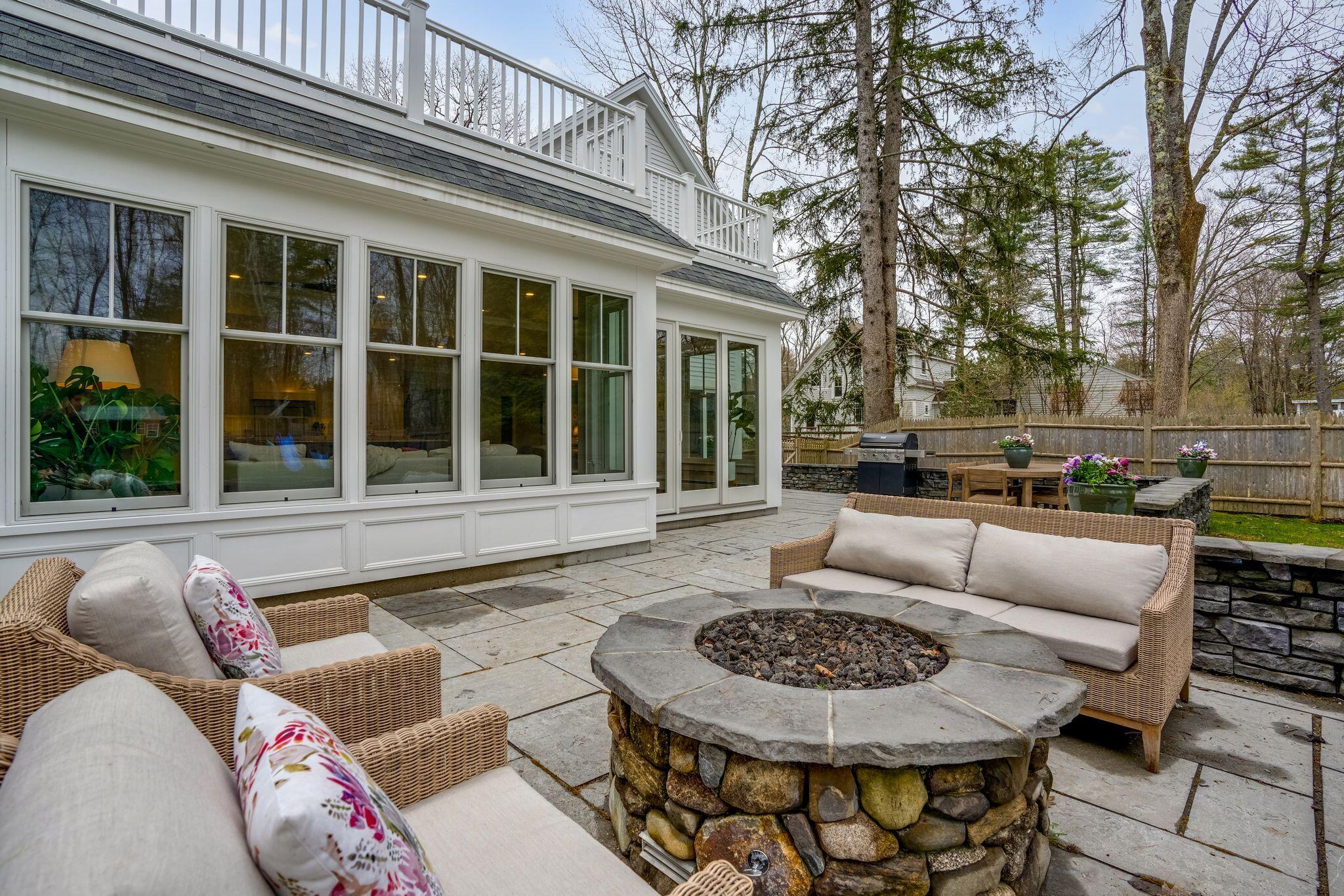 157 W Elm Street