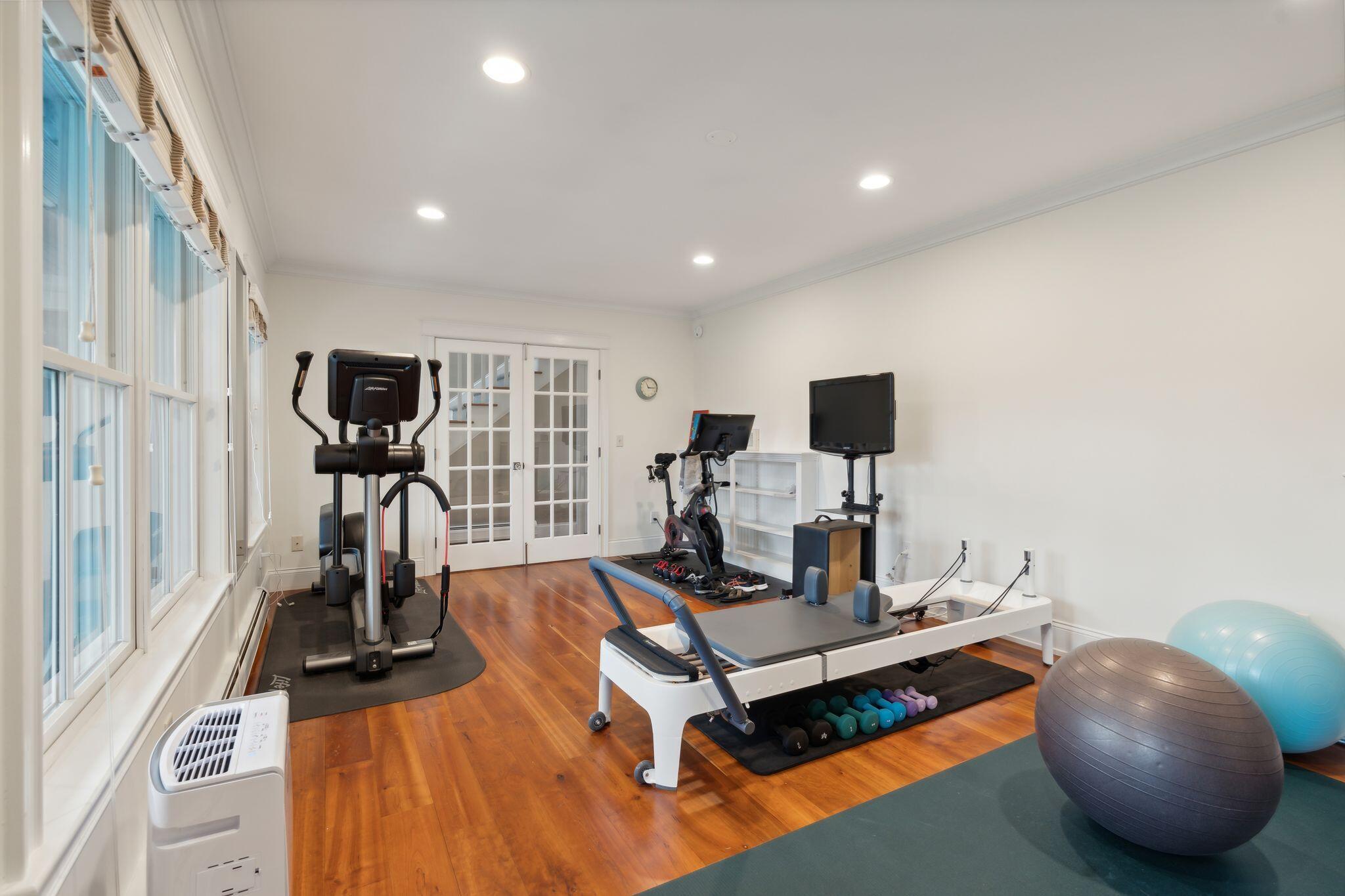 157 W Elm Street