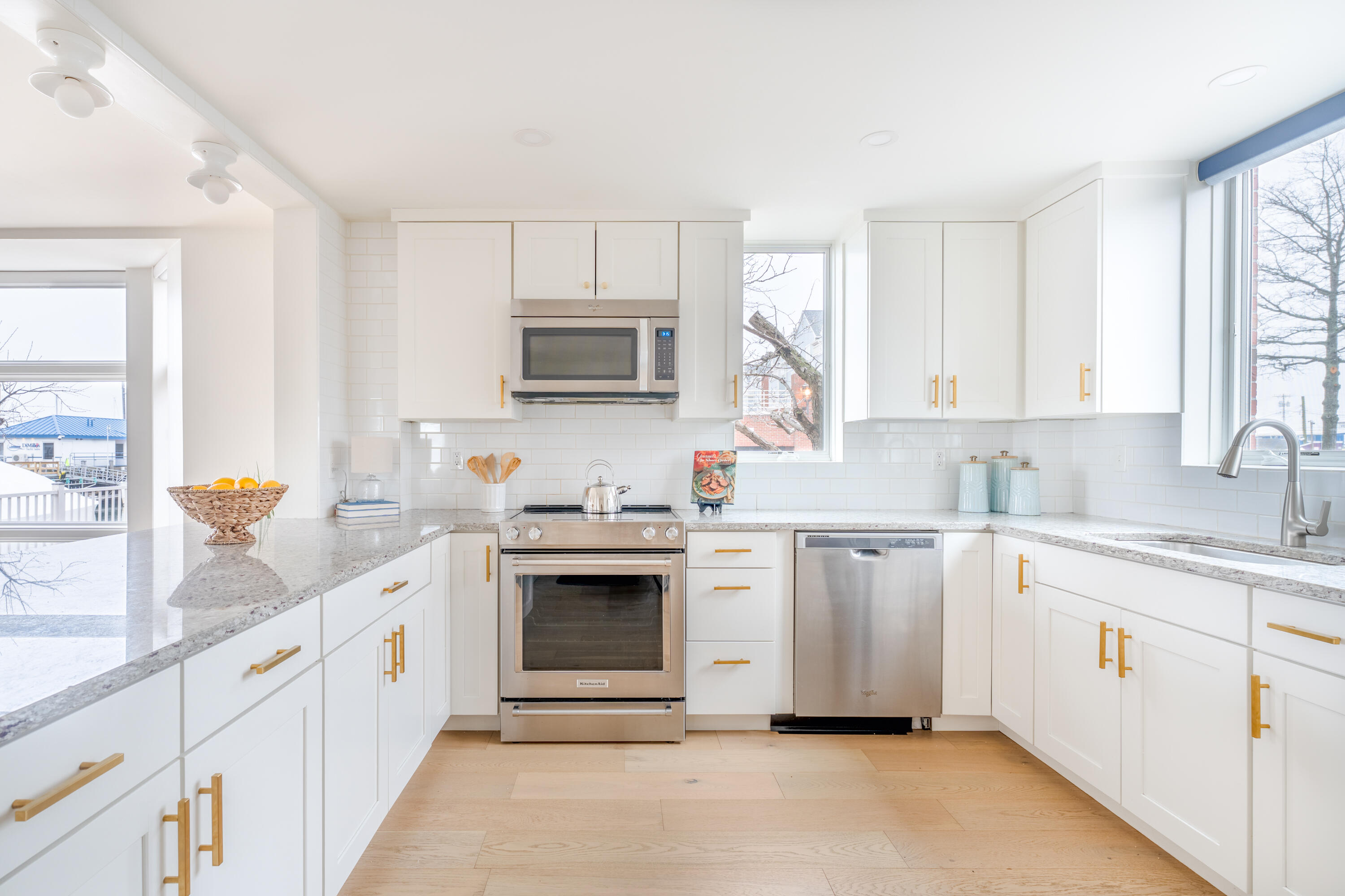 703 Chandlers Wharf, 703