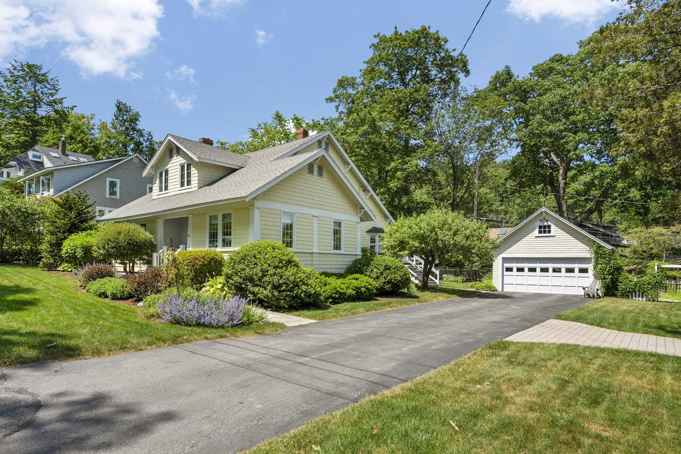 28 Pine Lane