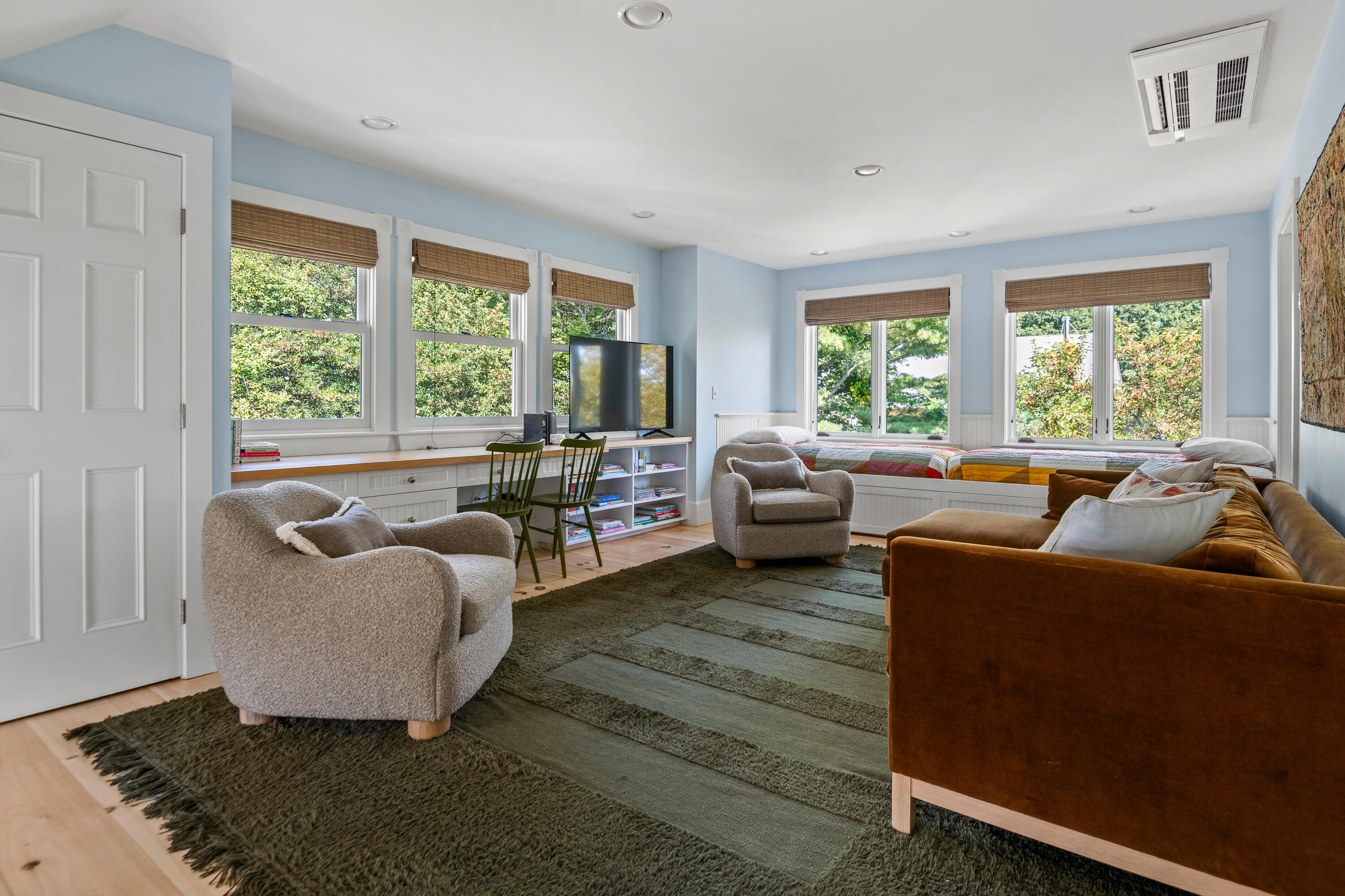 16 Town Landing Road