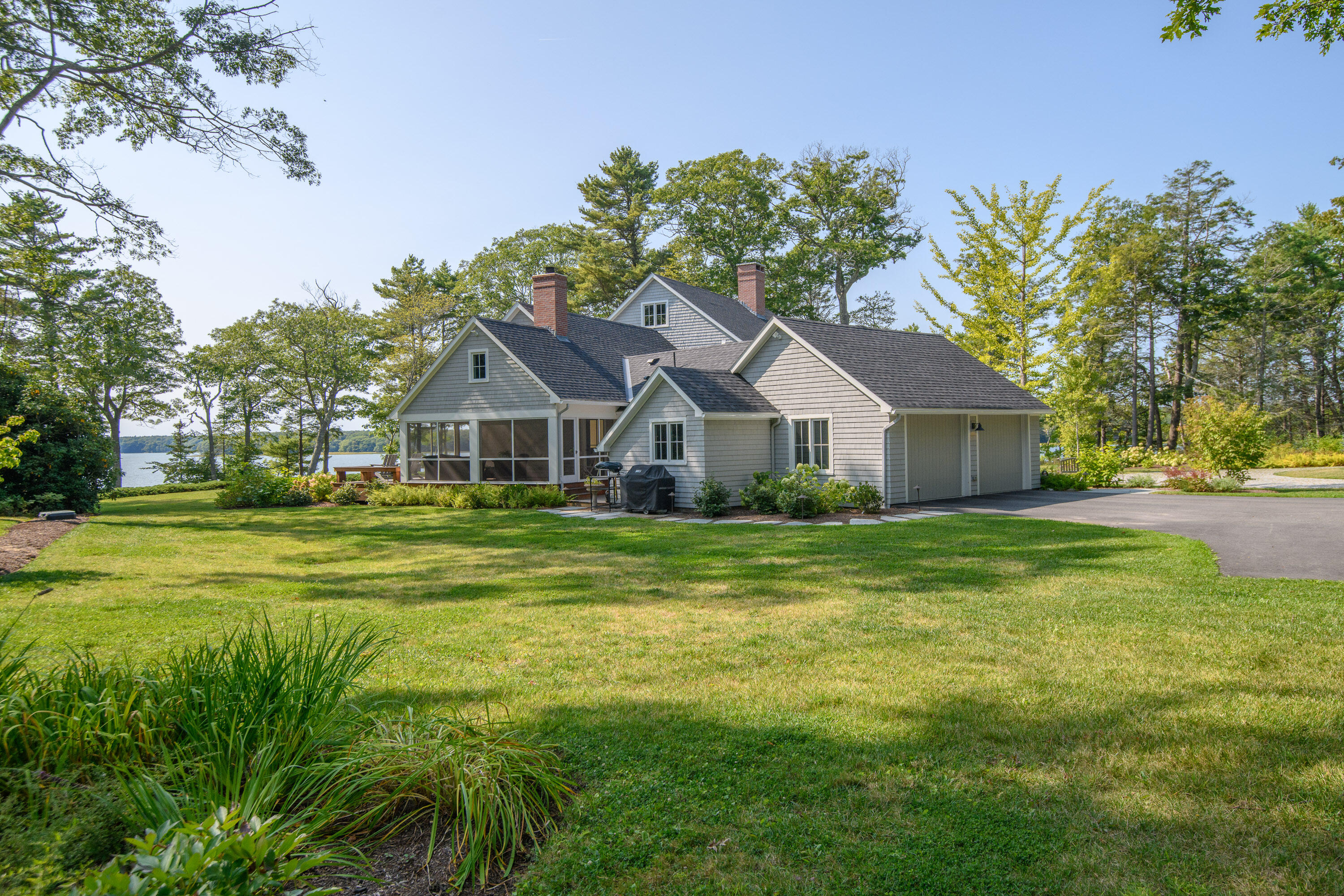 650 Mere Point Road