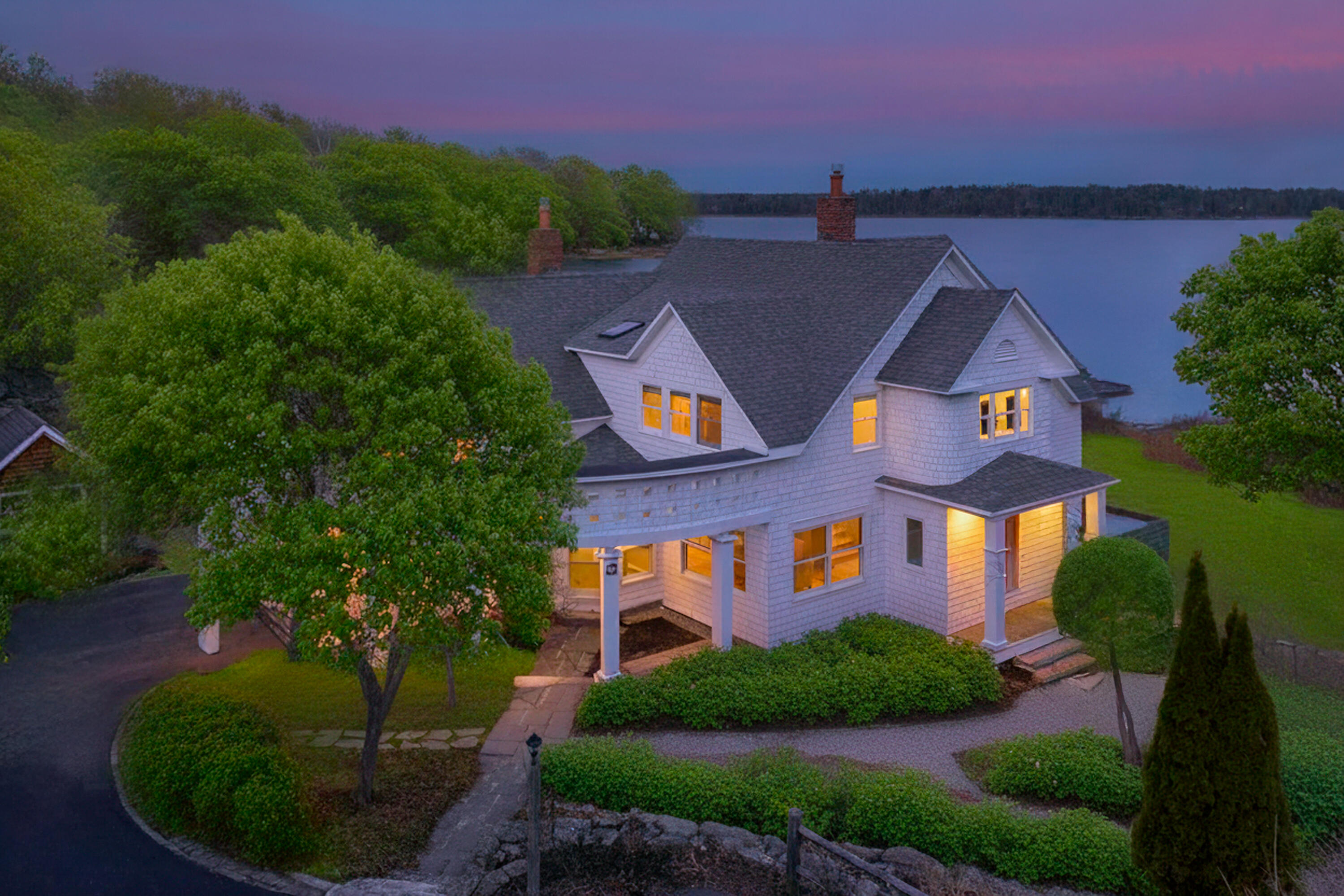 16 Town Landing Road