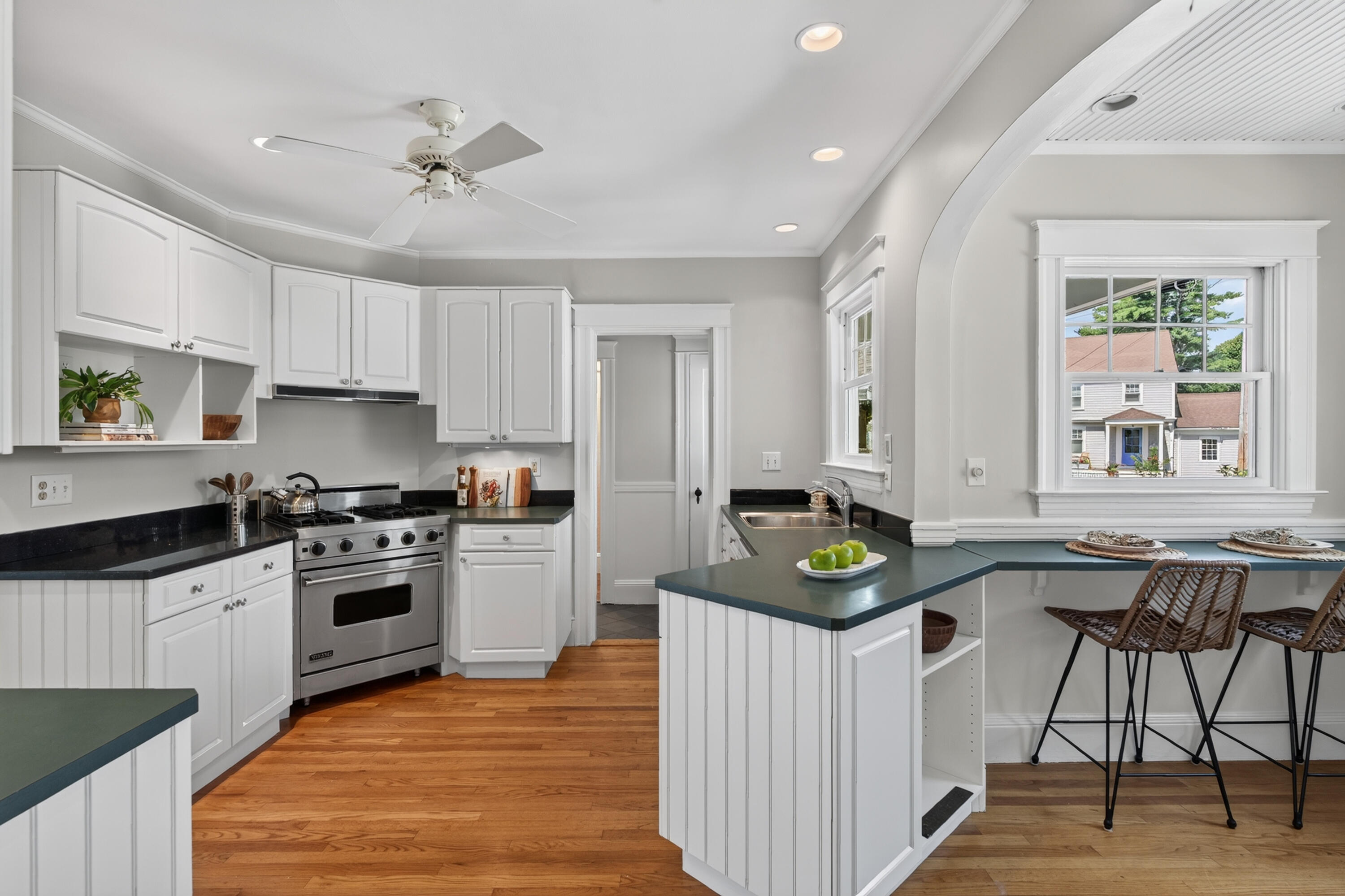 10 Bay Shore Drive