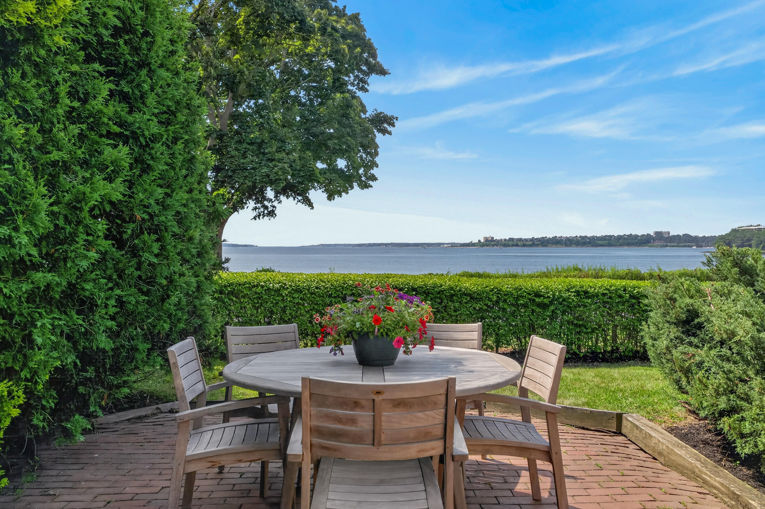 10 Bay Shore Drive