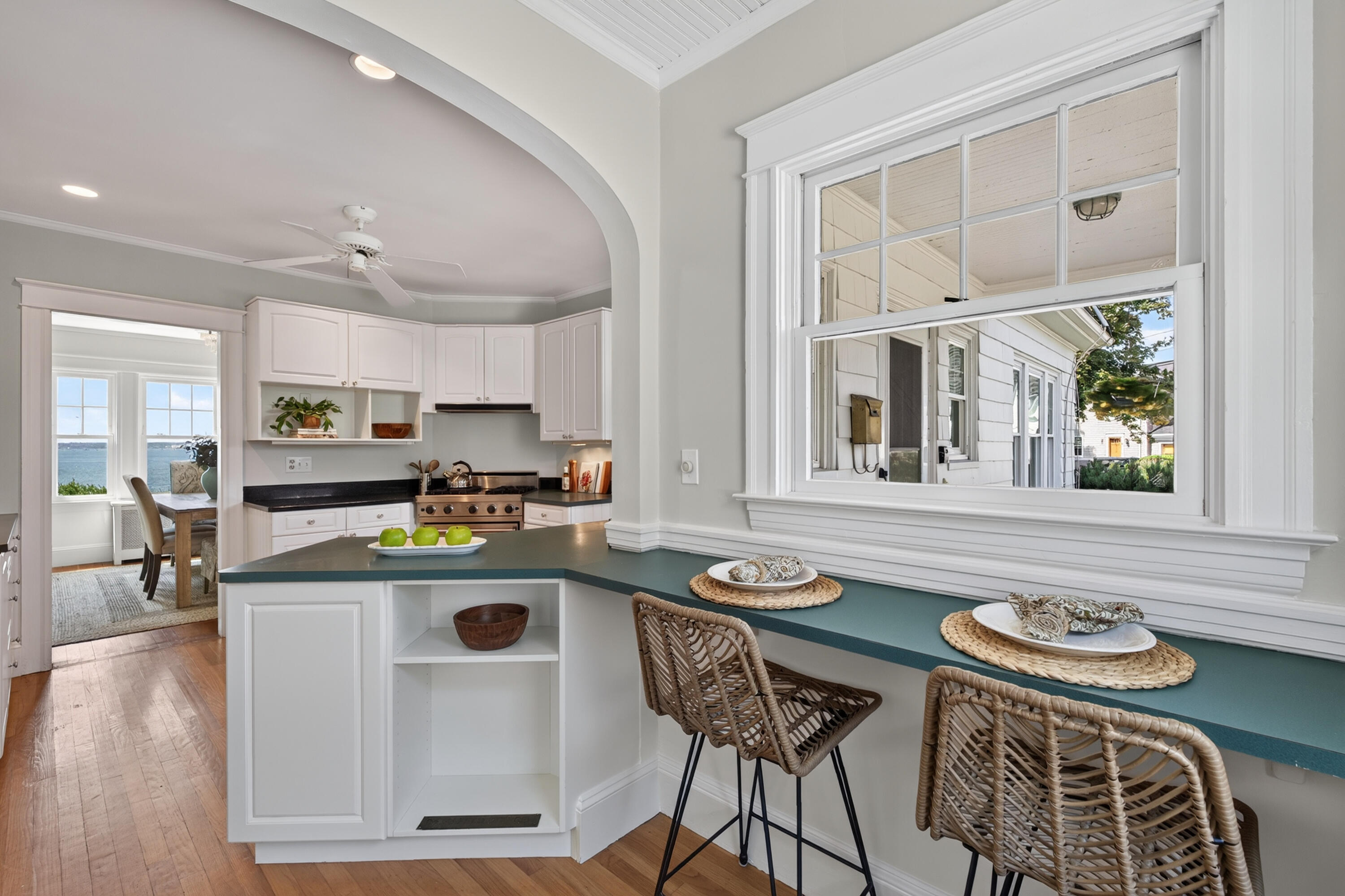 10 Bay Shore Drive