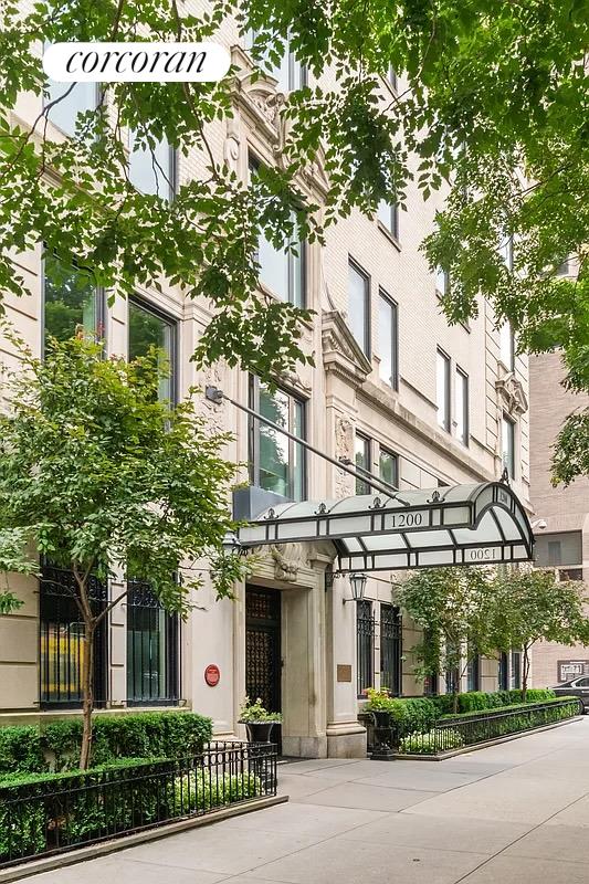 1200 5TH Avenue 15AB