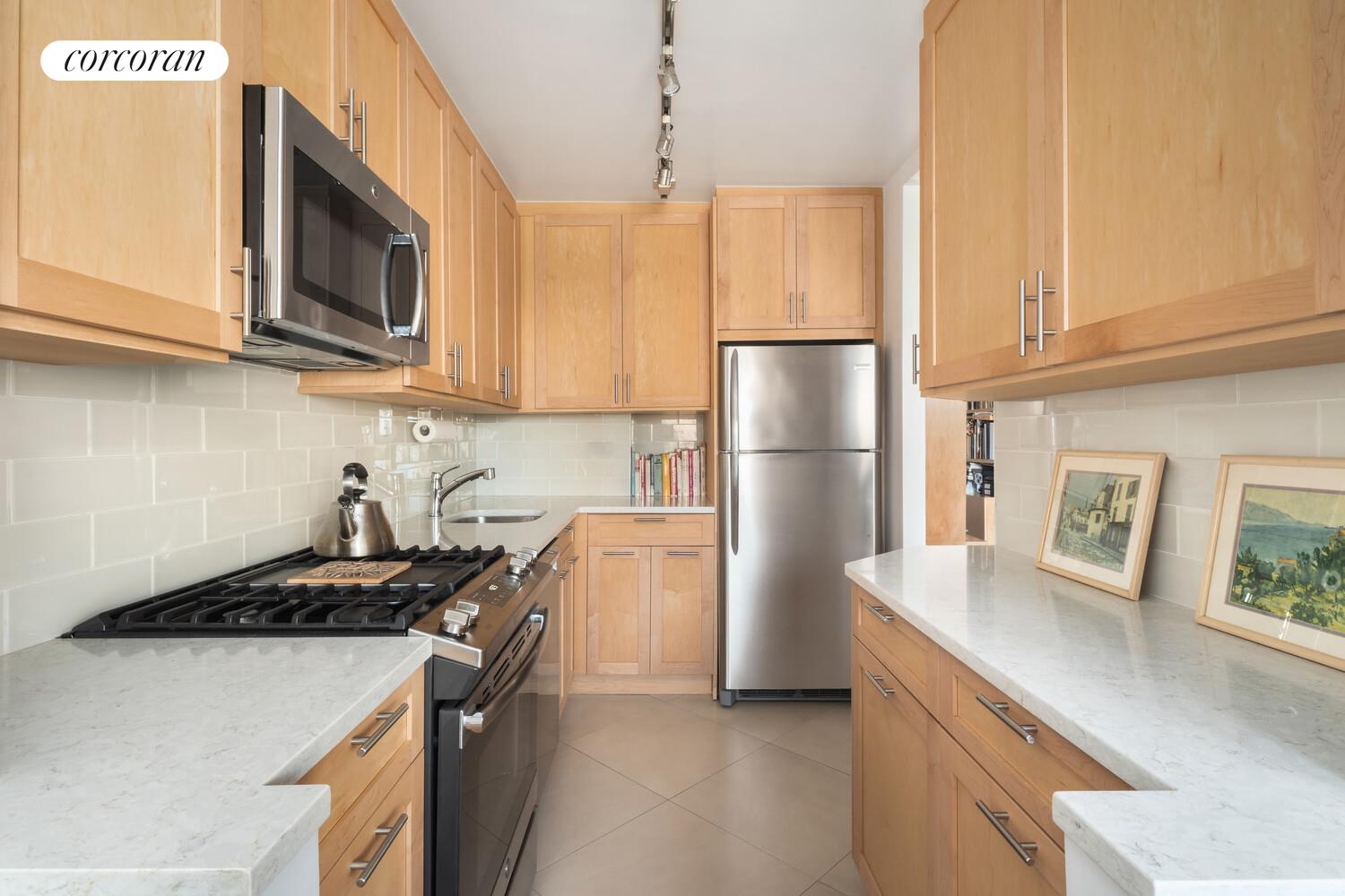 392 CENTRAL Park W 10W