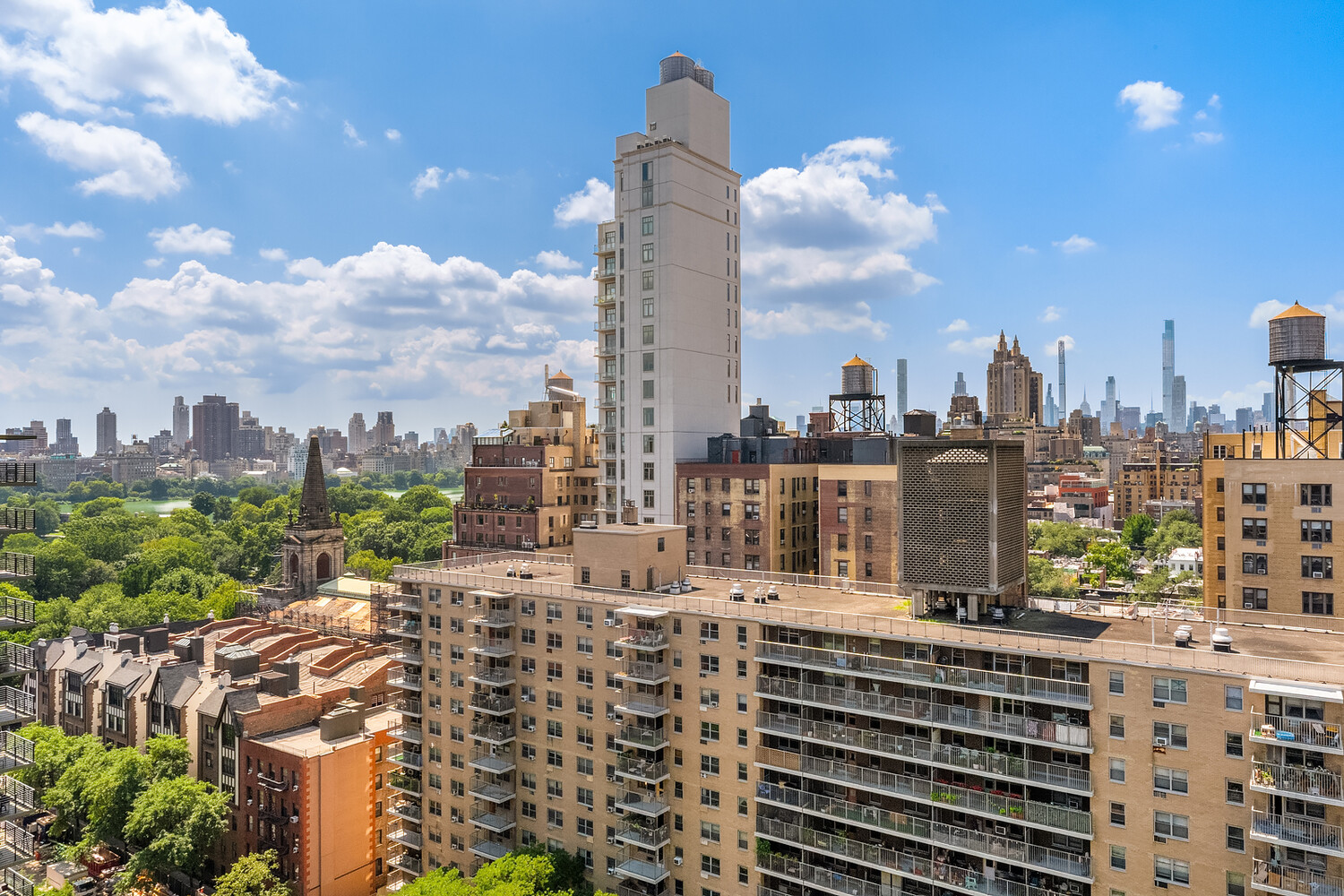 382 CENTRAL Park W 20W