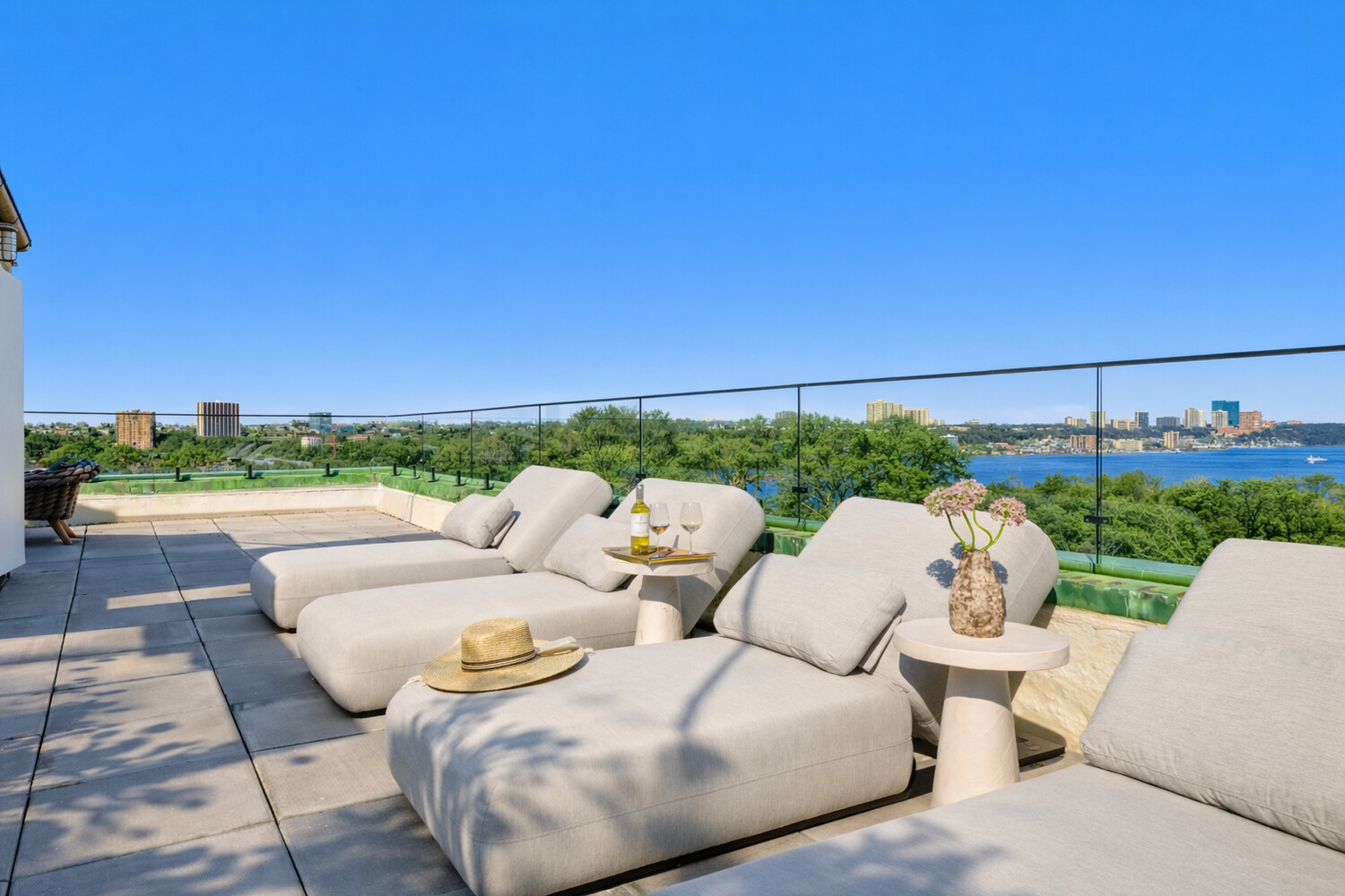 337 RIVERSIDE Drive