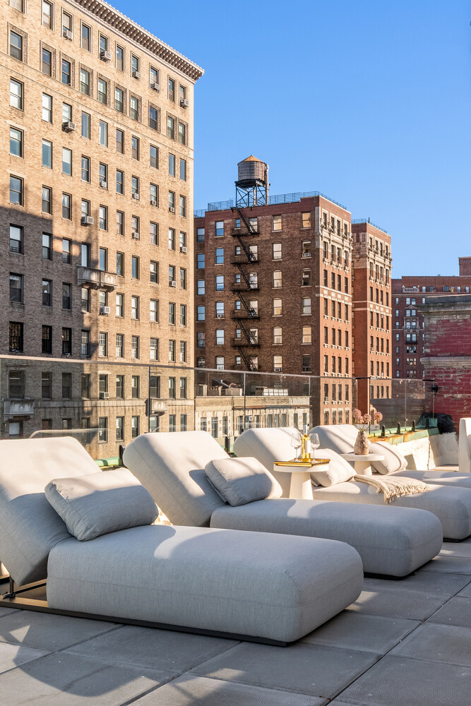 337 RIVERSIDE Drive