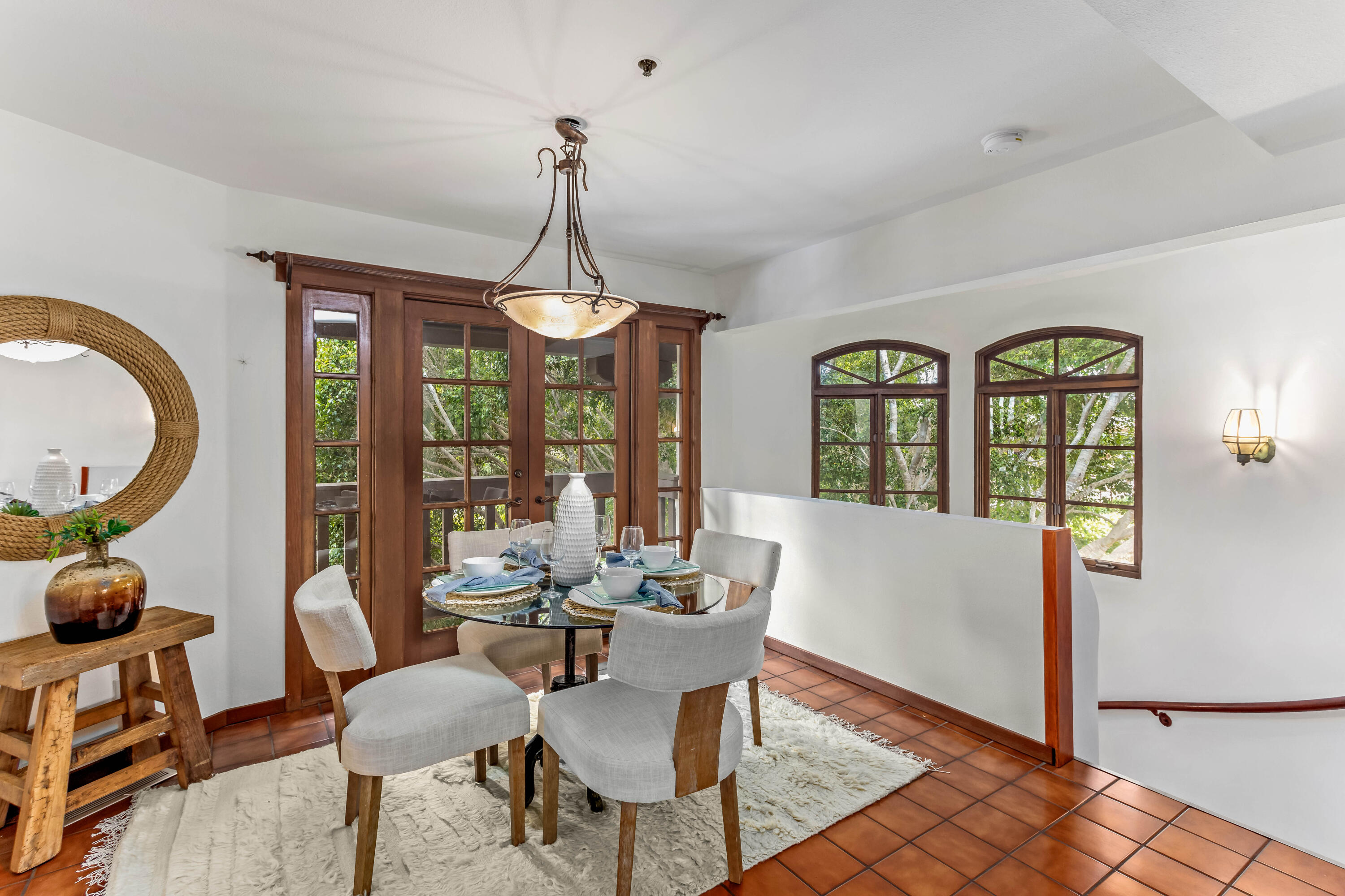 15 W Arrellaga Street, 1