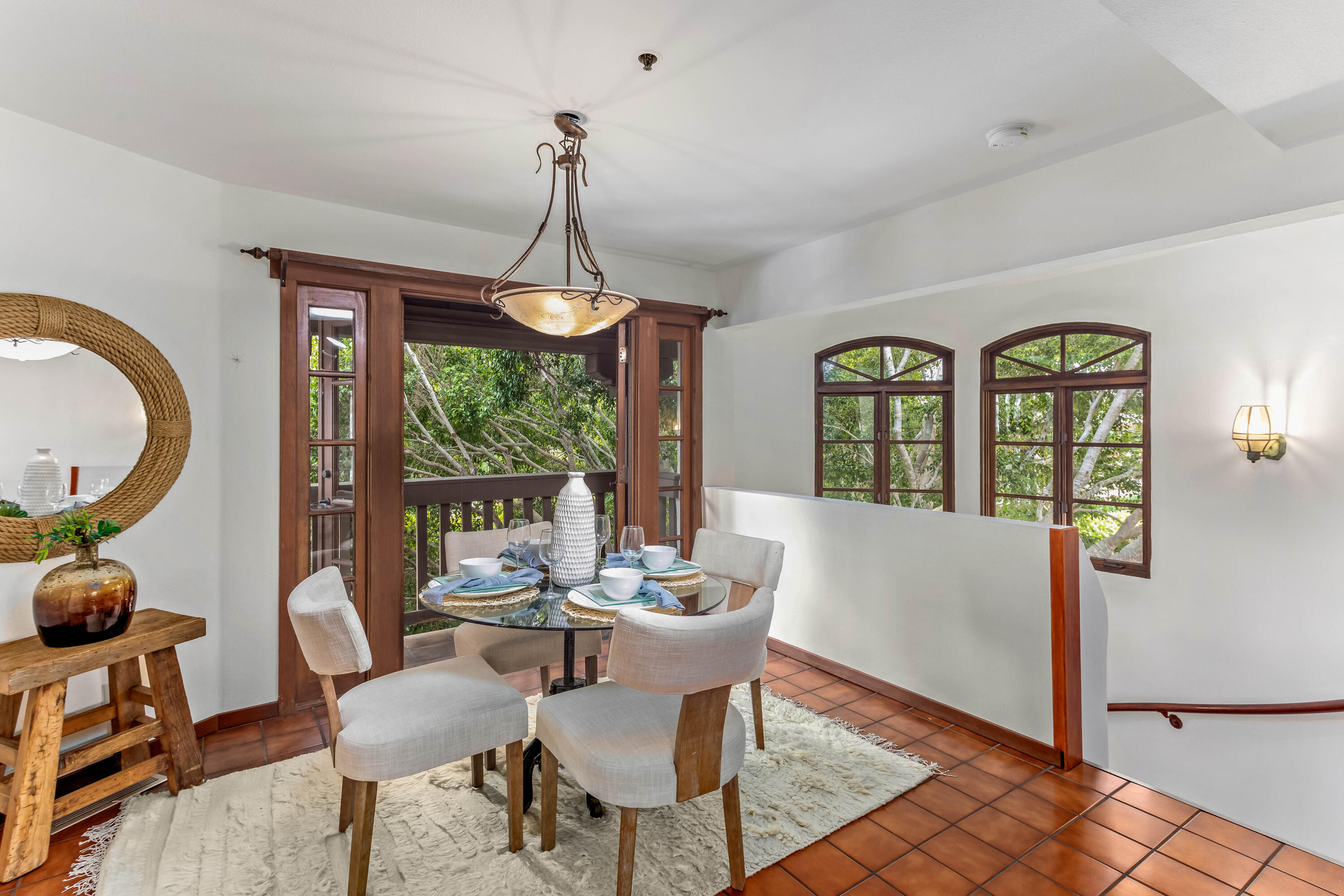 15 W Arrellaga Street, 1