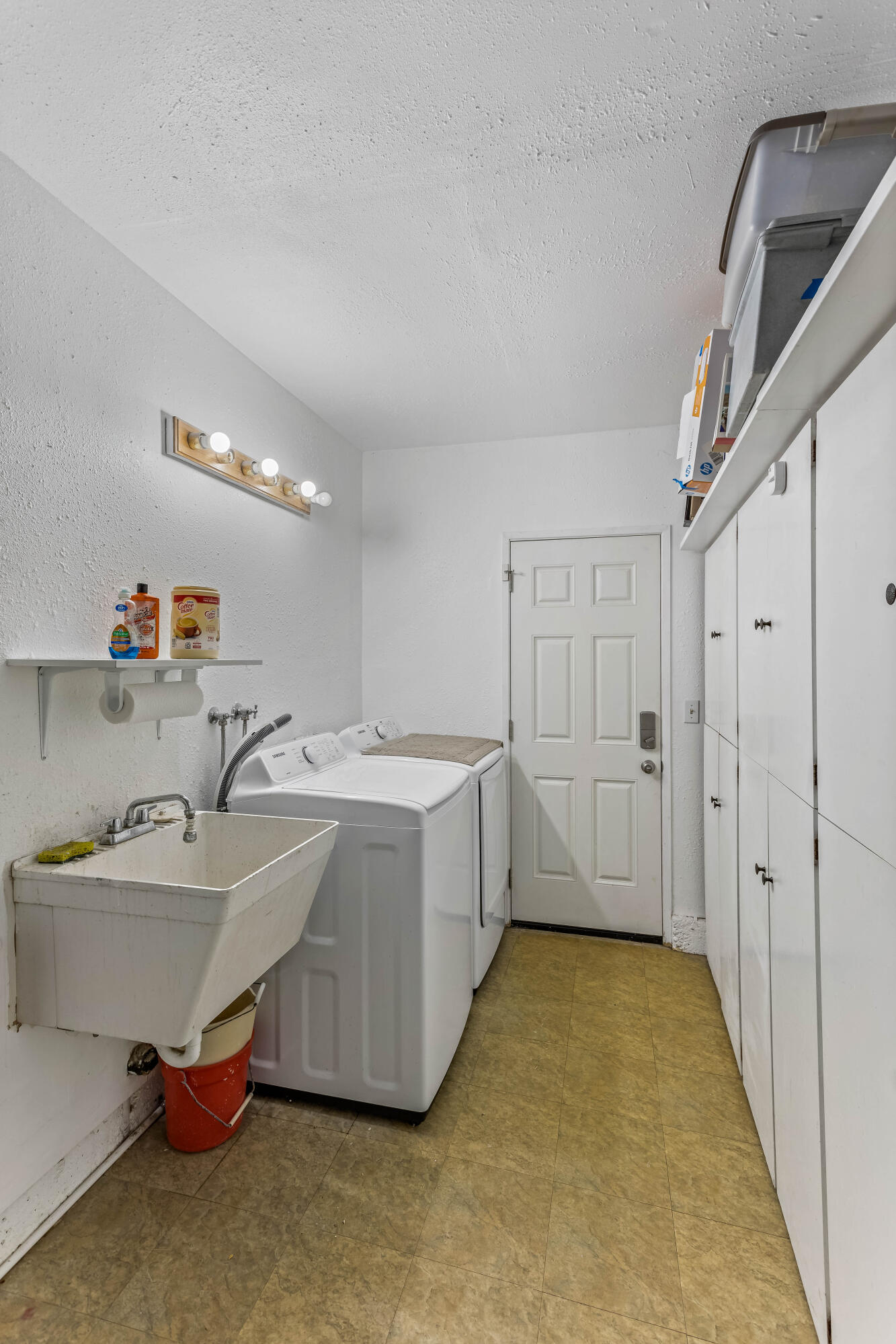 5220 Coruna Court