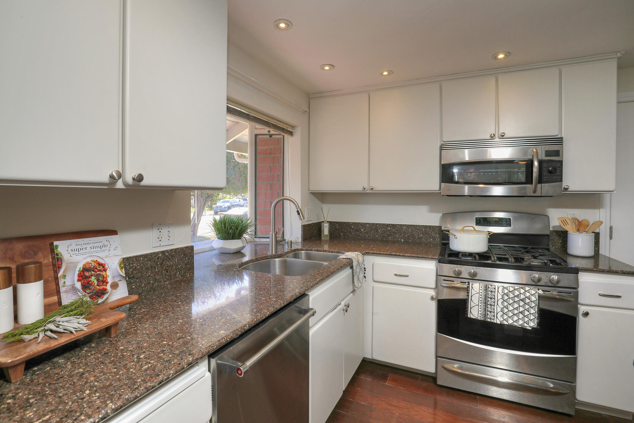 87 Deerhurst Drive
