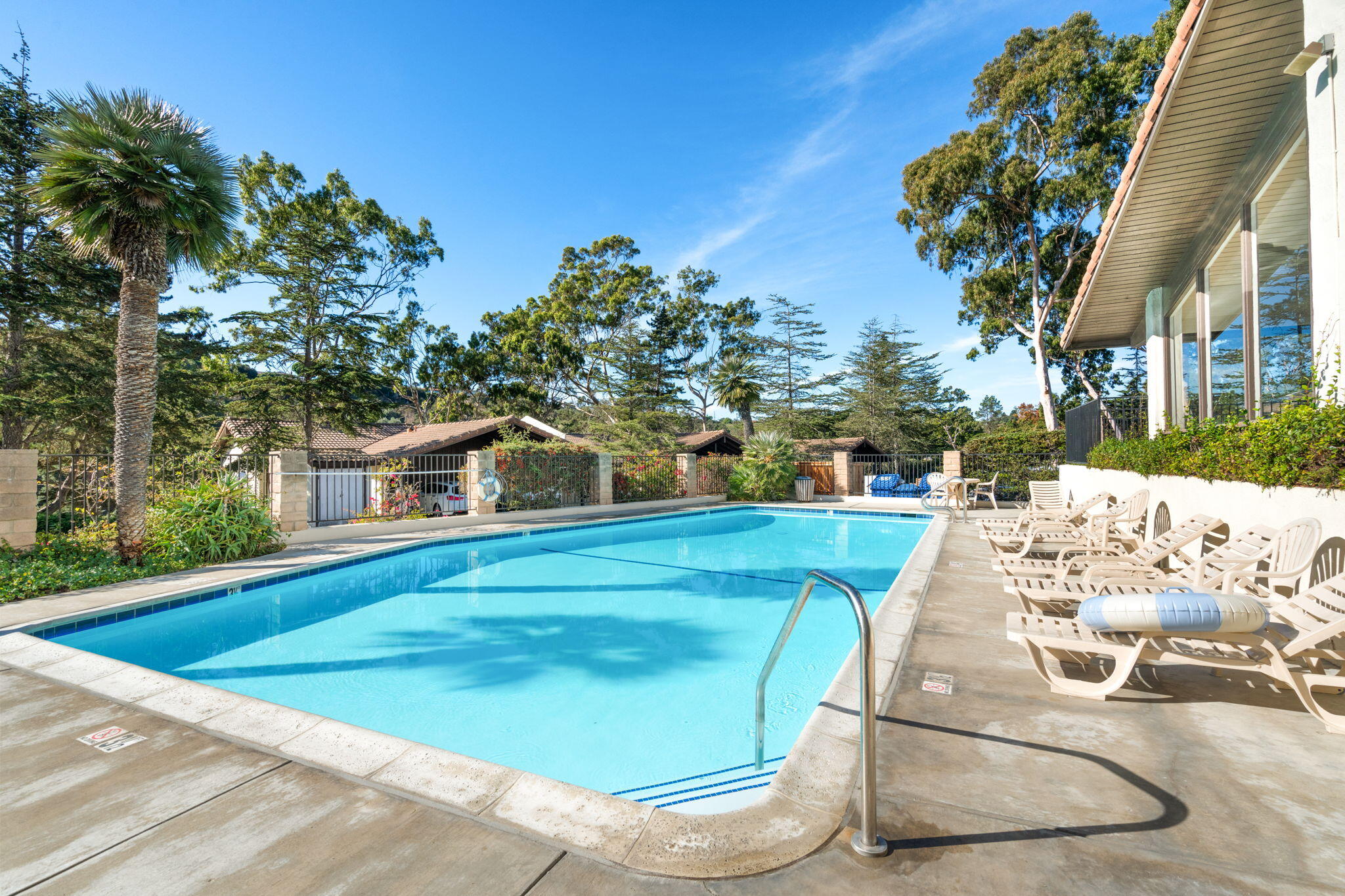 990 Miramonte Drive, 6
