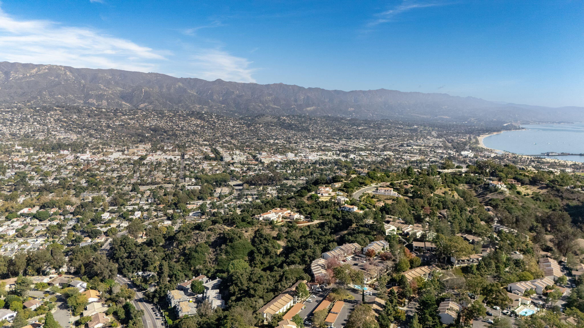 990 Miramonte Drive, 6