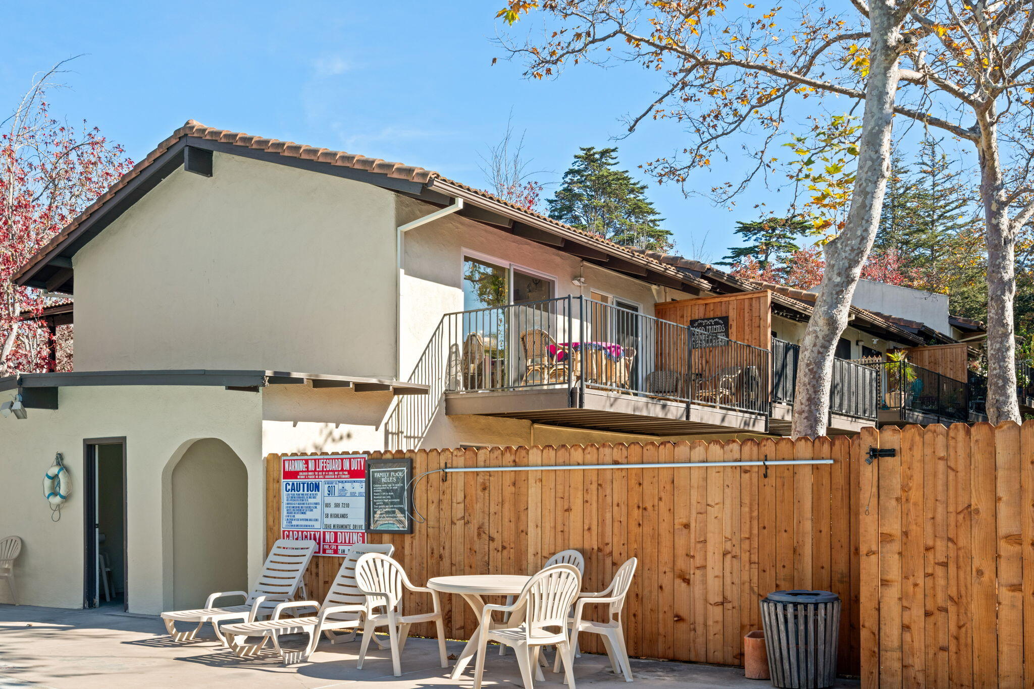 990 Miramonte Drive, 6